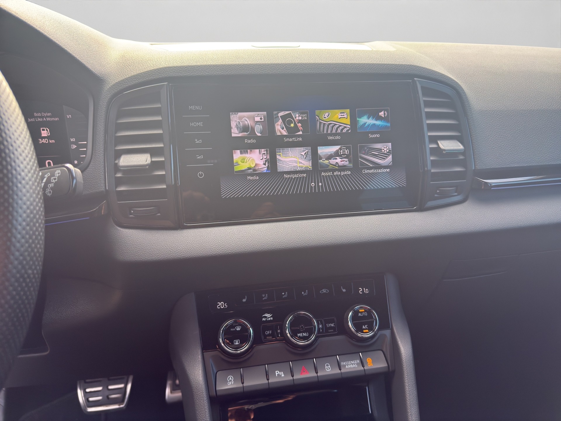 SKODA Karoq 2.0 TSI SportLine 4x4 DSG-image-9
