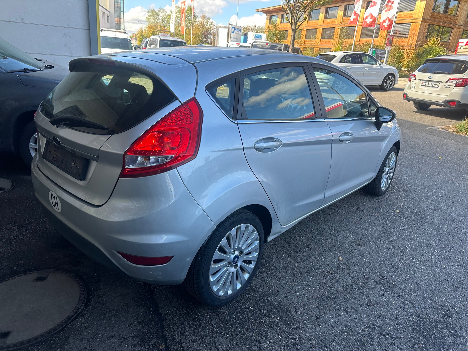 FORD Fiesta 1.4 16V Titanium-image-5
