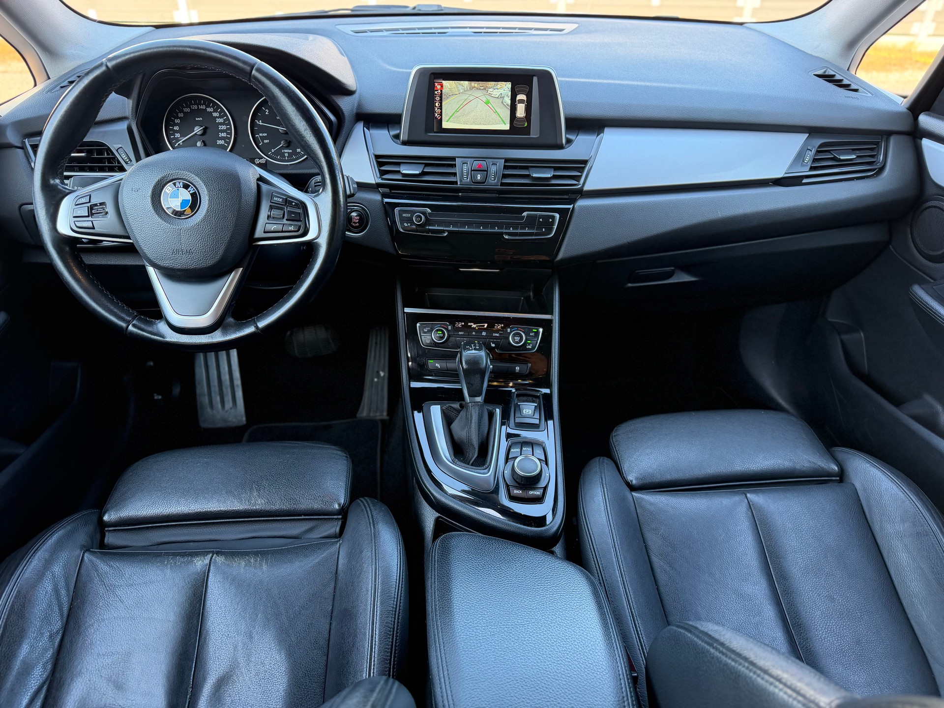 BMW 218i Active Tourer Steptronic-image-6