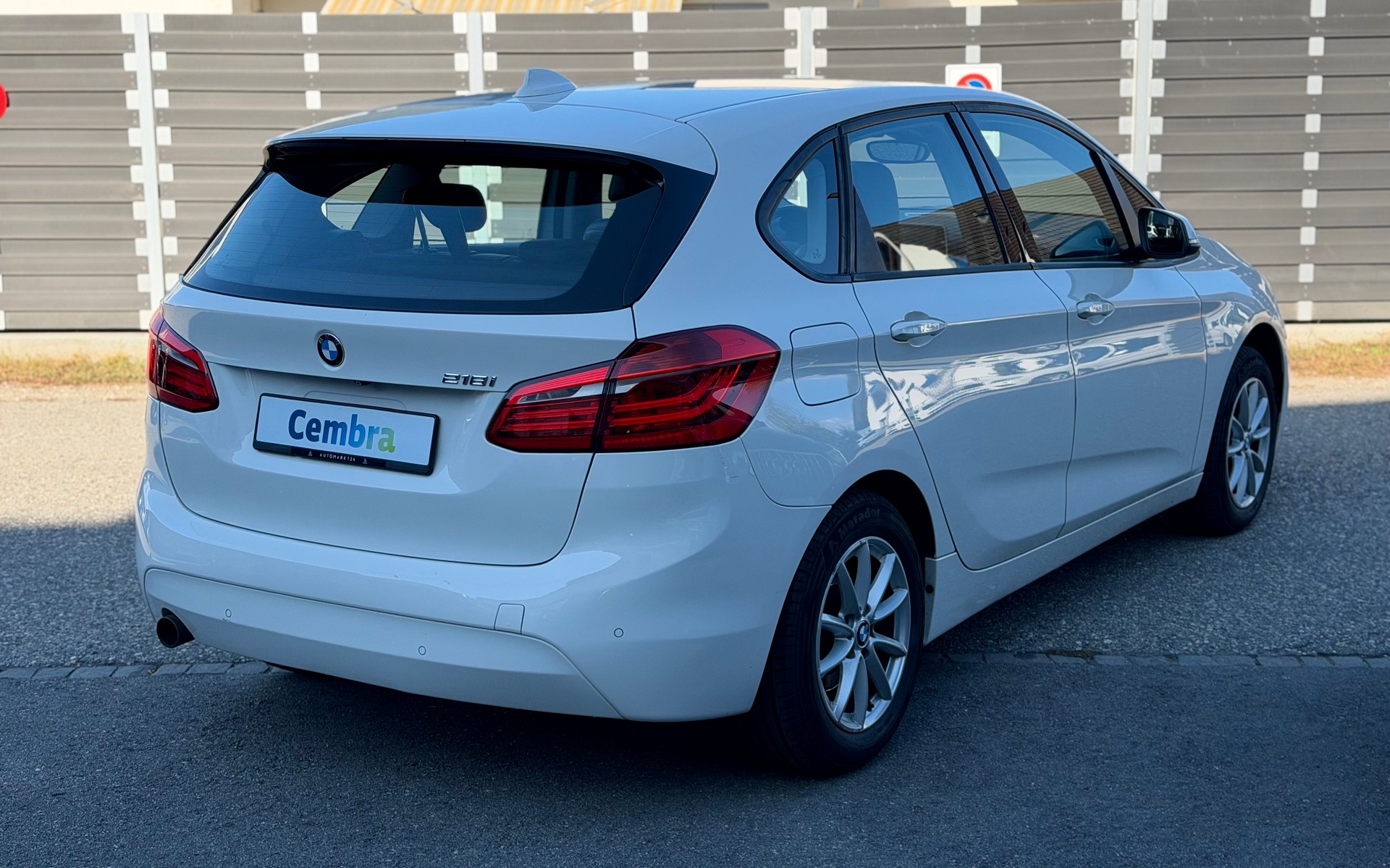 BMW 218i Active Tourer Steptronic-image-5