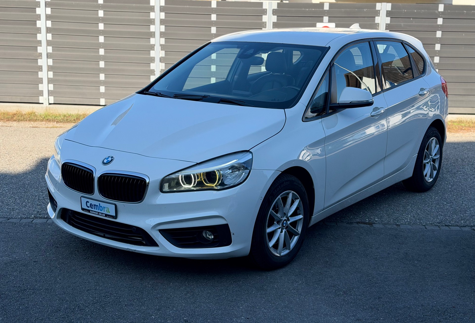 BMW 218i Active Tourer Steptronic-image-2