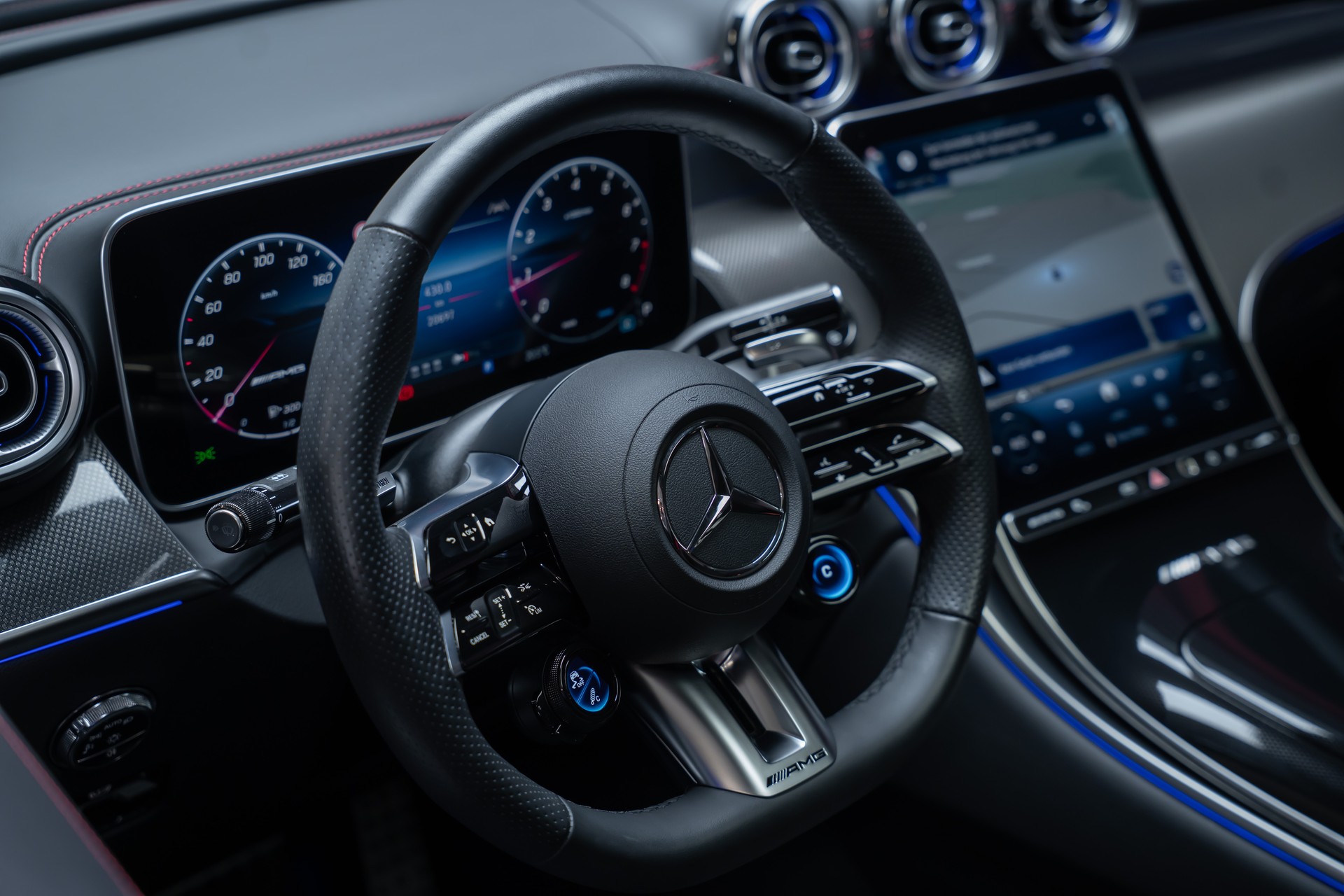 MERCEDES-BENZ GLC 43 AMG Executive Edition 4matic Coupé / Panorama-Schiebedach / Performance-Auspuff / 360° Kamera-image-14