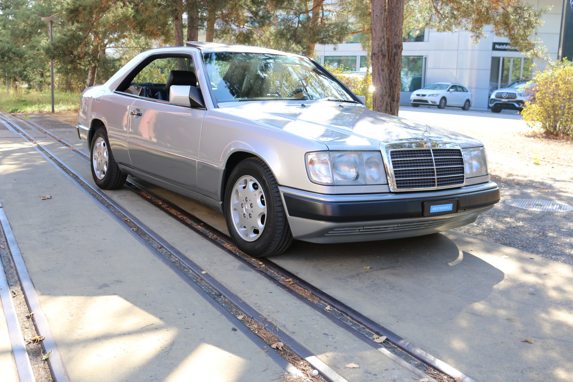 MERCEDES-BENZ 300 CE-image-0