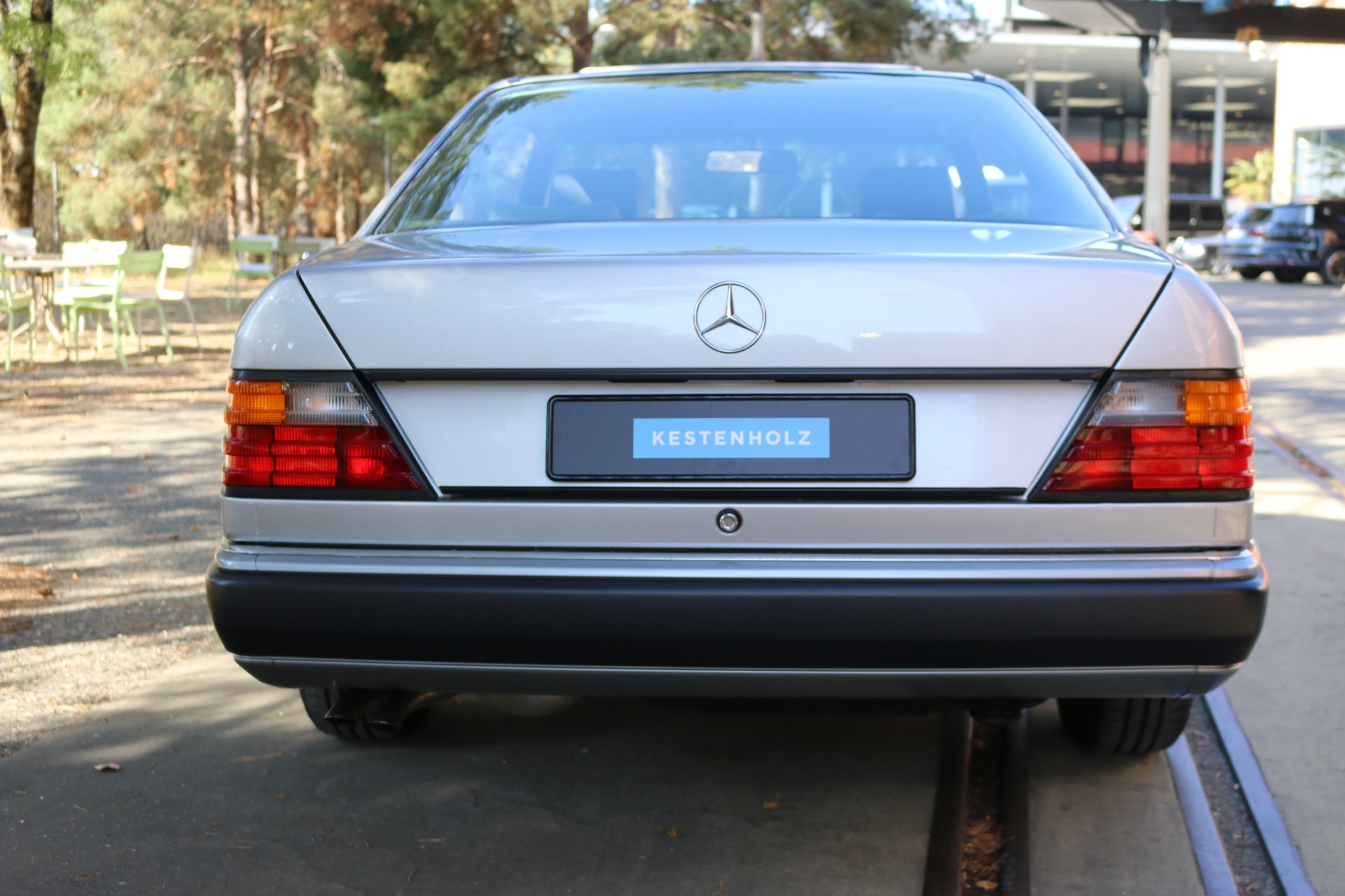 MERCEDES-BENZ 300 CE-image-4