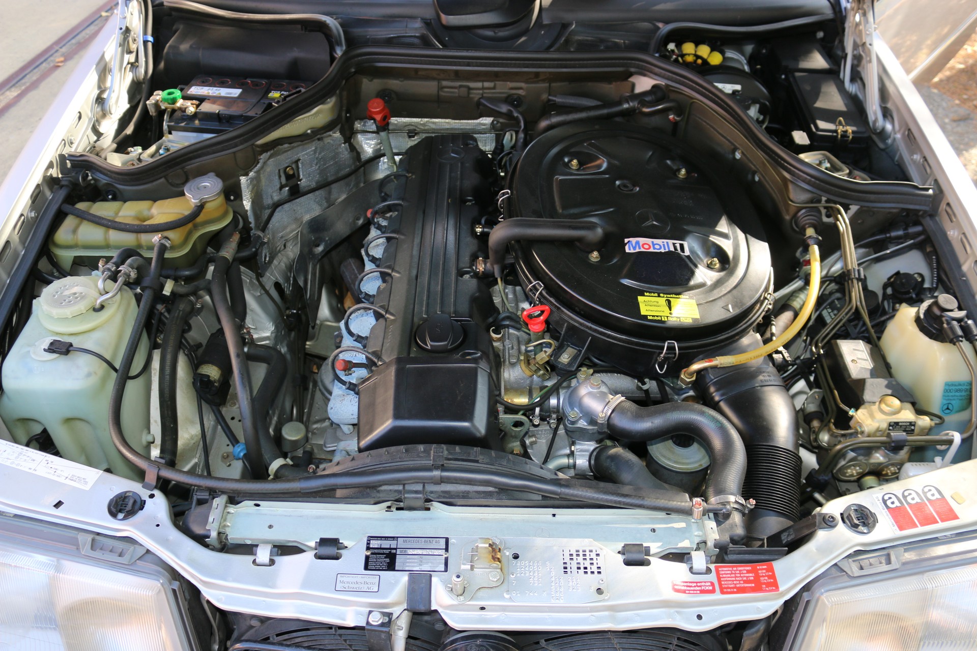MERCEDES-BENZ 300 CE-image-12