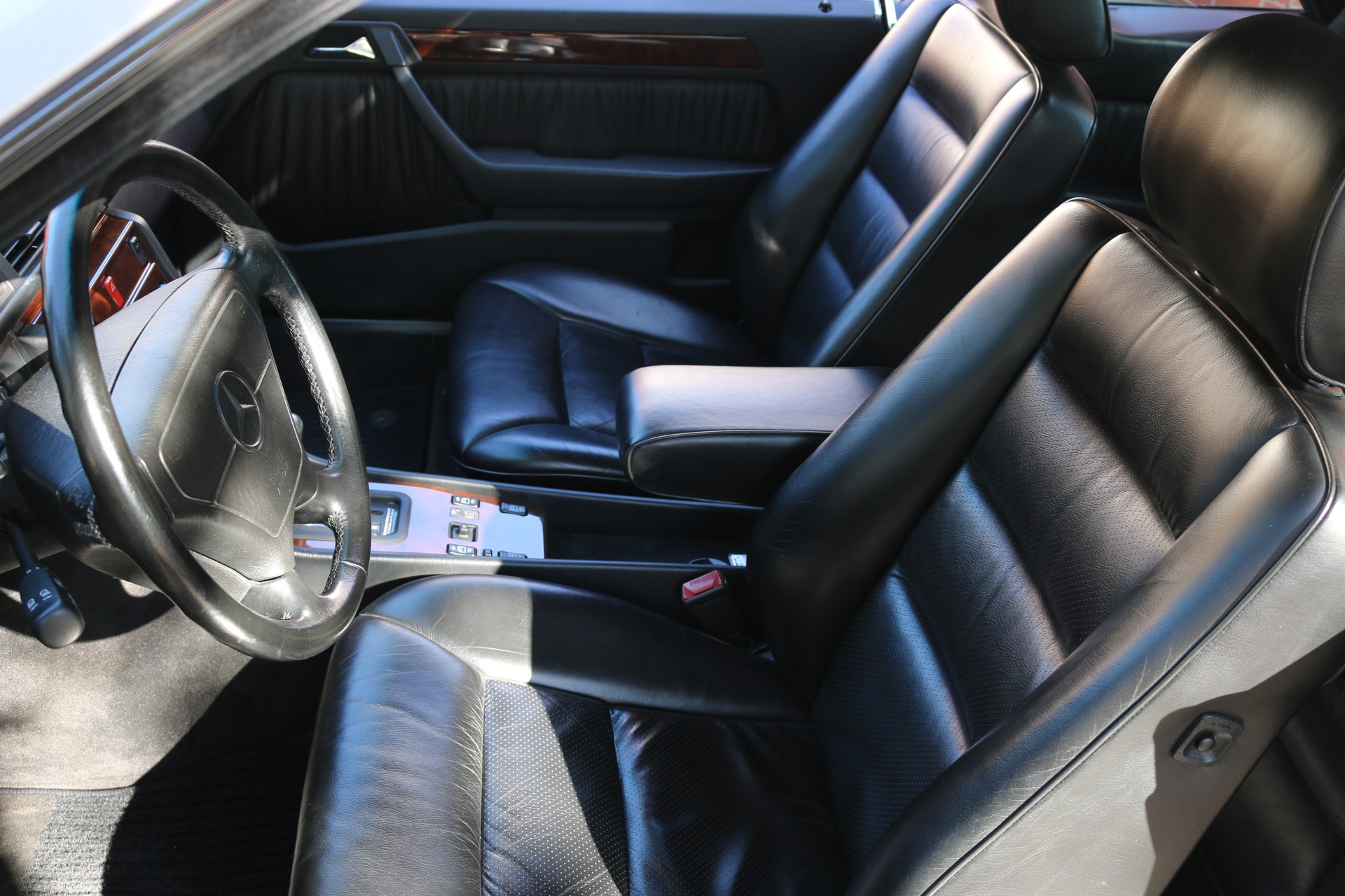 MERCEDES-BENZ 300 CE-image-6