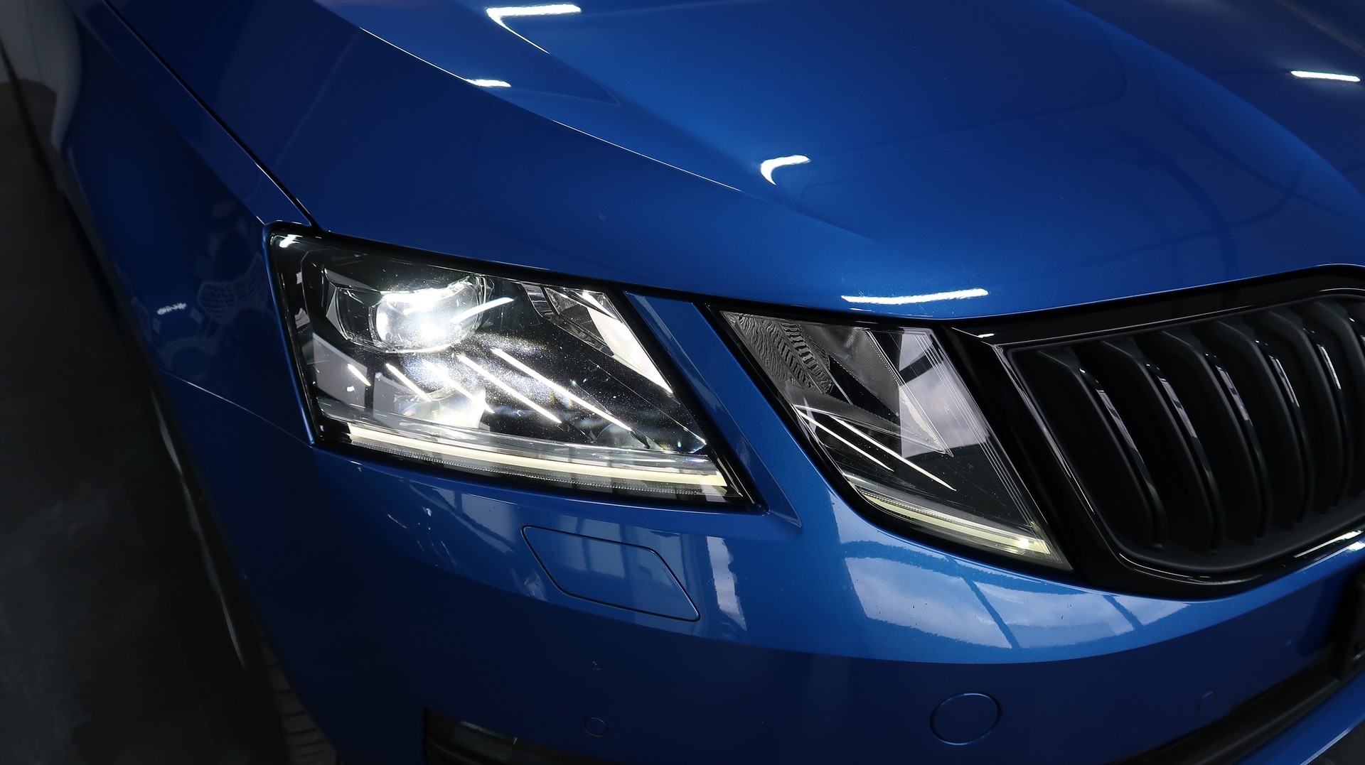 SKODA Octavia Combi 2.0 TDI 4x4 DSG / CH / EXPERTISE / MFK-image-8