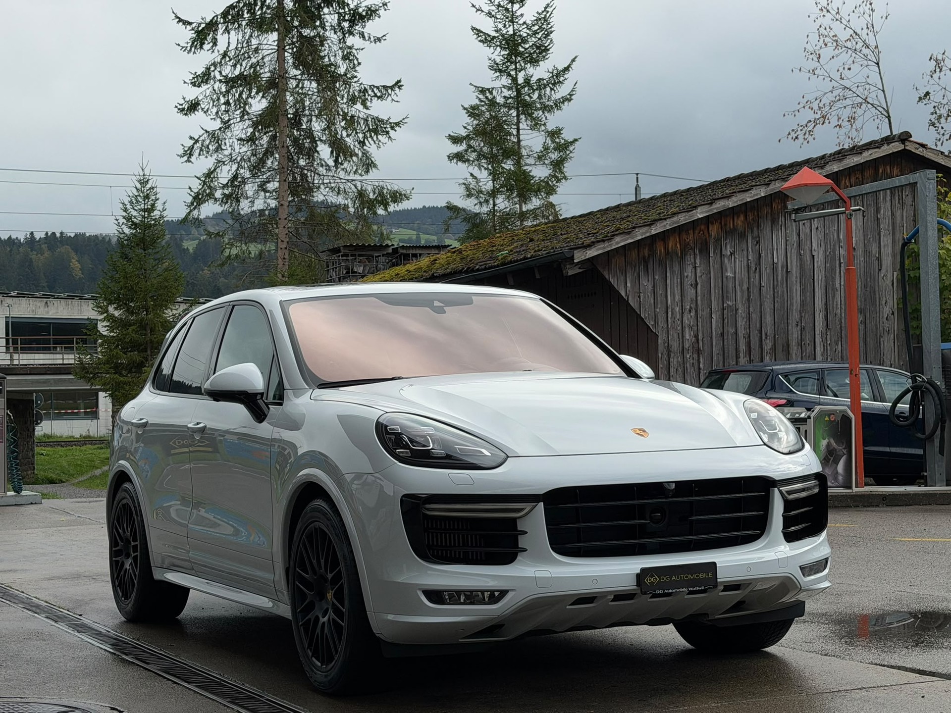 PORSCHE Cayenne GTS *CH-Fahrzeug**Luftfederung**Panorama**Rückfahrkamera**ACC**Top Zustand**Top Ausstattung**Garantie*-showroom-element-2