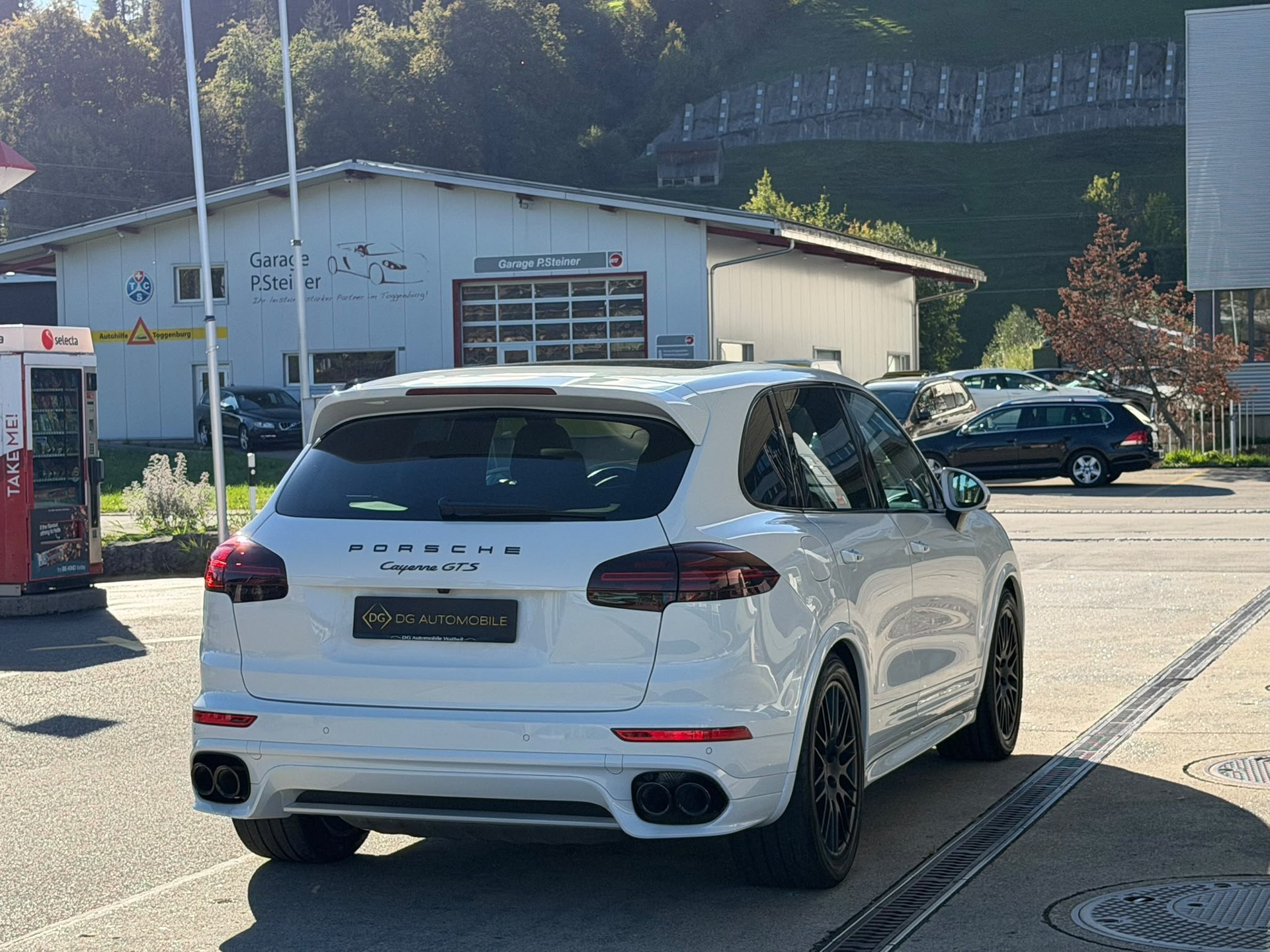 PORSCHE Cayenne GTS *CH-Fahrzeug**Luftfederung**Panorama**Rückfahrkamera**ACC**Top Zustand**Top Ausstattung**Garantie*-image-4
