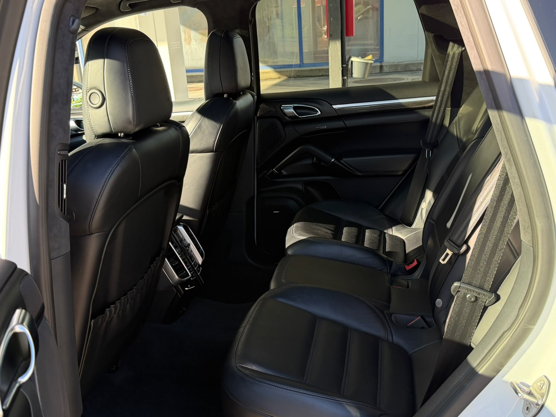 PORSCHE Cayenne GTS *CH-Fahrzeug**Luftfederung**Panorama**Rückfahrkamera**ACC**Top Zustand**Top Ausstattung**Garantie*-image-8
