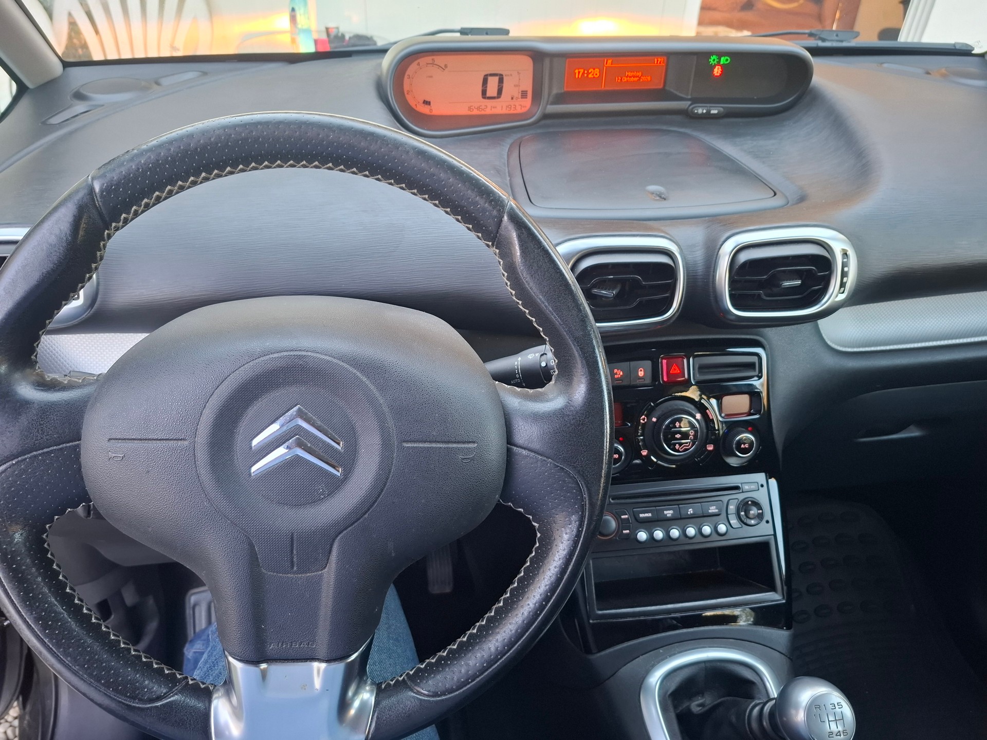CITROEN C3 Picasso 1.6 HDi Exclusive-image-13