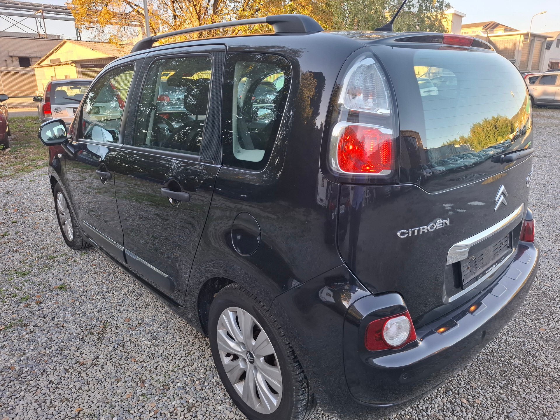 CITROEN C3 Picasso 1.6 HDi Exclusive-image-3