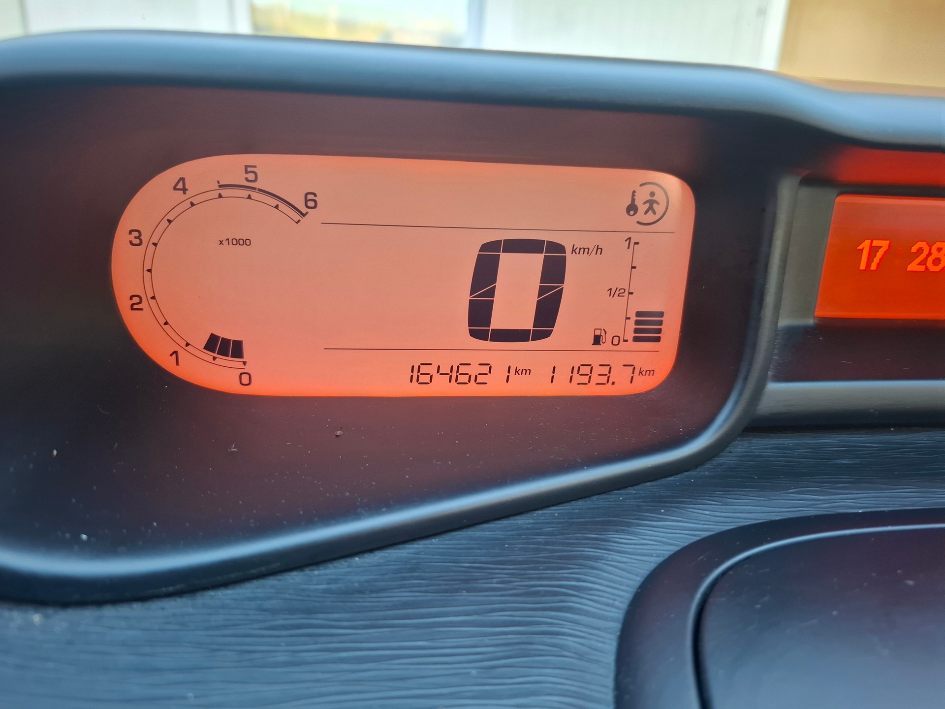 CITROEN C3 Picasso 1.6 HDi Exclusive-image-14