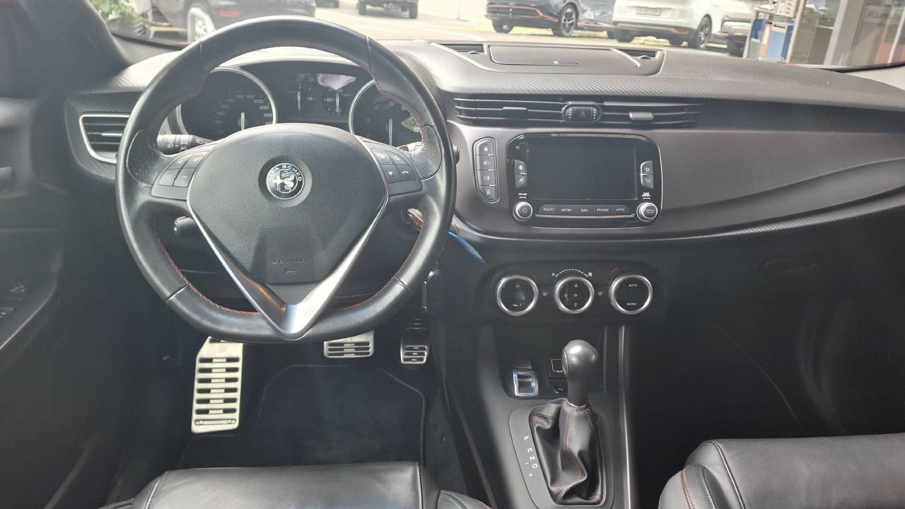 ALFA ROMEO Giulietta 1750 TBi Veloce TCT-image-7