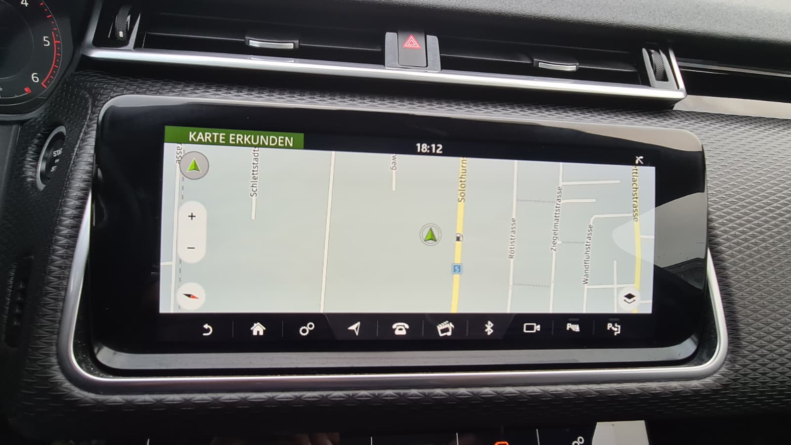 LAND ROVER Range Rover Velar R-Dynamic D 240 SE Automatic ** Voll-Leder ** Gr-Navi ** RF-Kamera 360° ** Panorama-Glasdach ** PDC ** Ab MFK-image-17