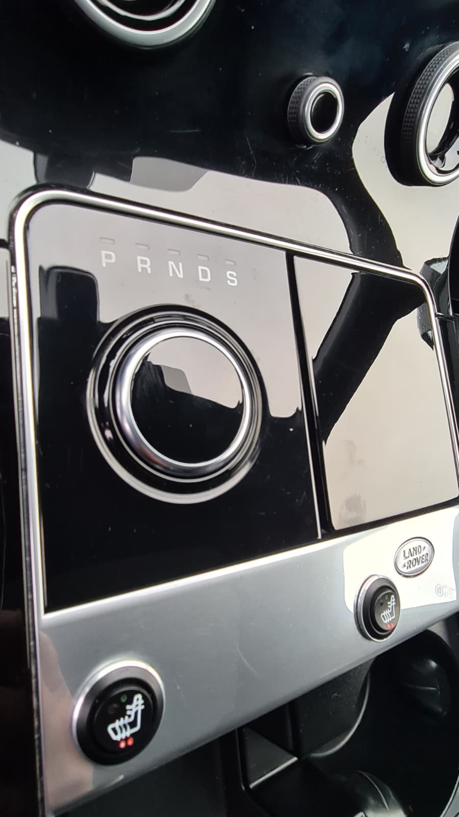 LAND ROVER Range Rover Velar R-Dynamic D 240 SE Automatic ** Voll-Leder ** Gr-Navi ** RF-Kamera 360° ** Panorama-Glasdach ** PDC ** Ab MFK-image-14