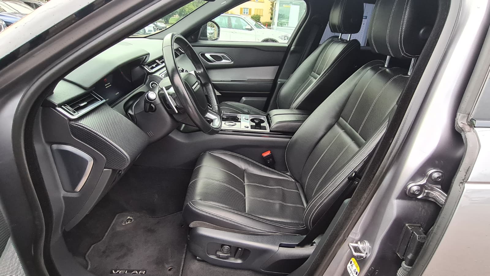 LAND ROVER Range Rover Velar R-Dynamic D 240 SE Automatic ** Voll-Leder ** Gr-Navi ** RF-Kamera 360° ** Panorama-Glasdach ** PDC ** Ab MFK-image-21