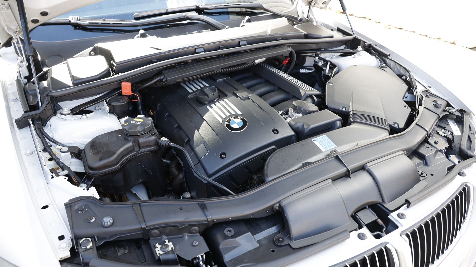 BMW 325i Touring Steptronic-image-23