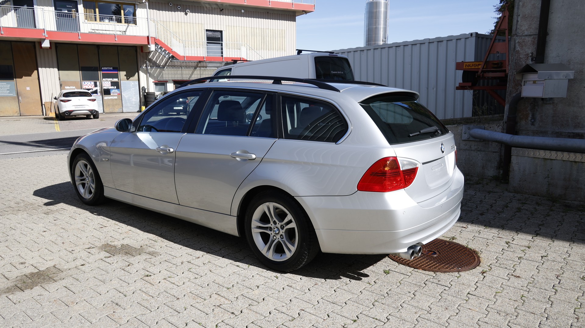 BMW 325i Touring Steptronic-image-2