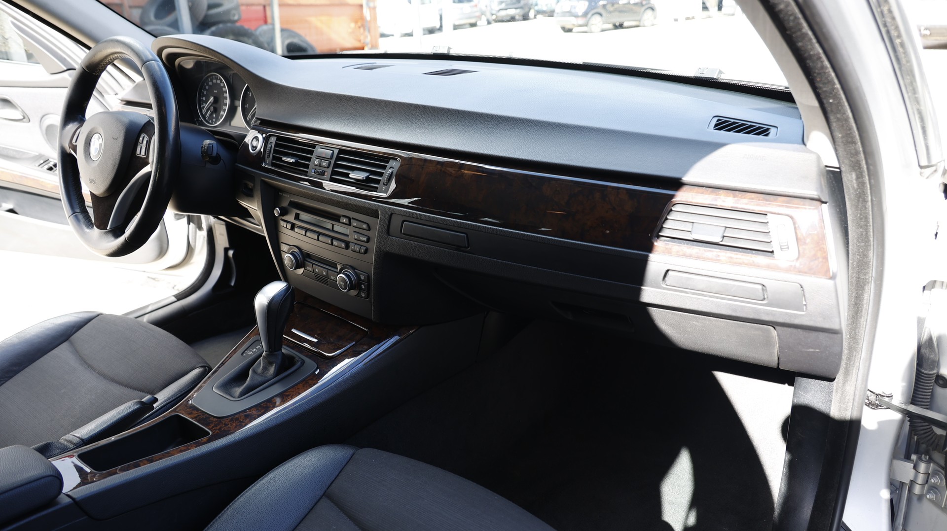 BMW 325i Touring Steptronic-image-11