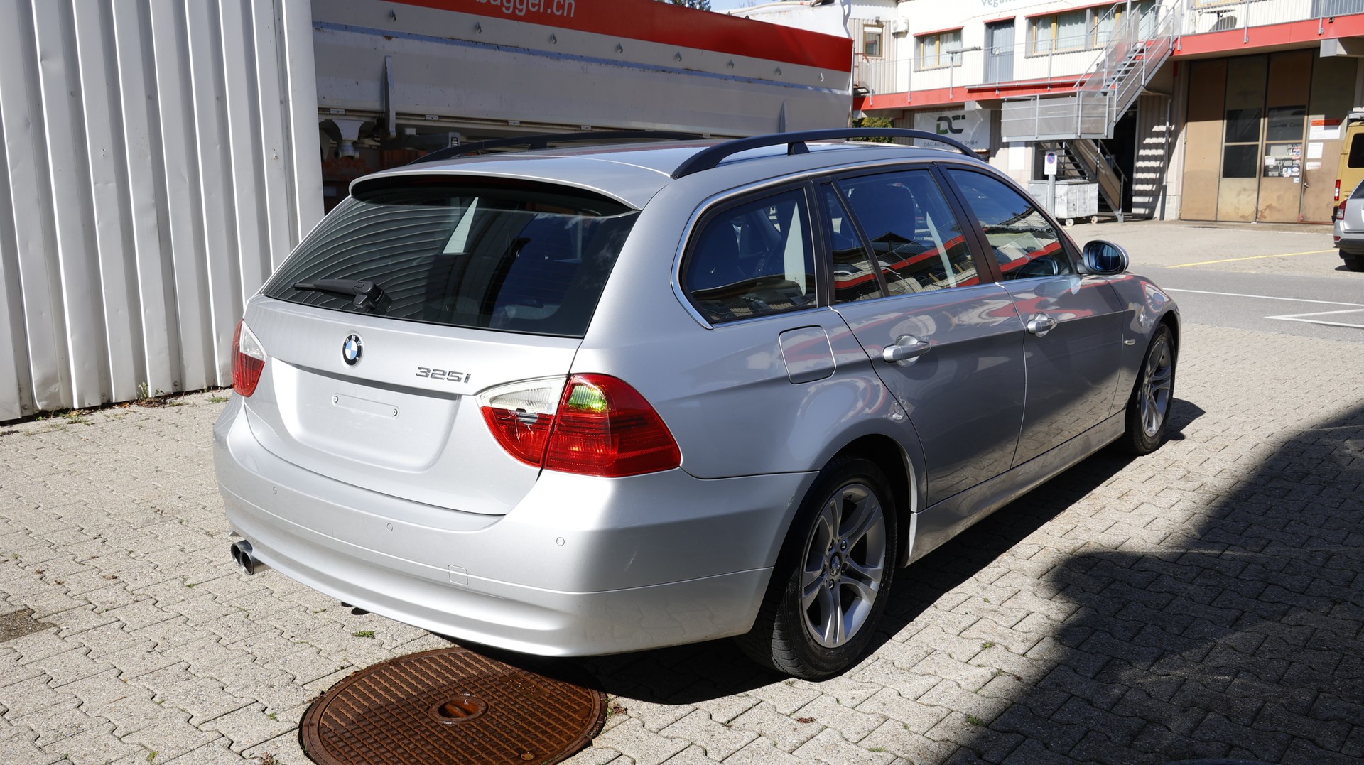 BMW 325i Touring Steptronic-image-4