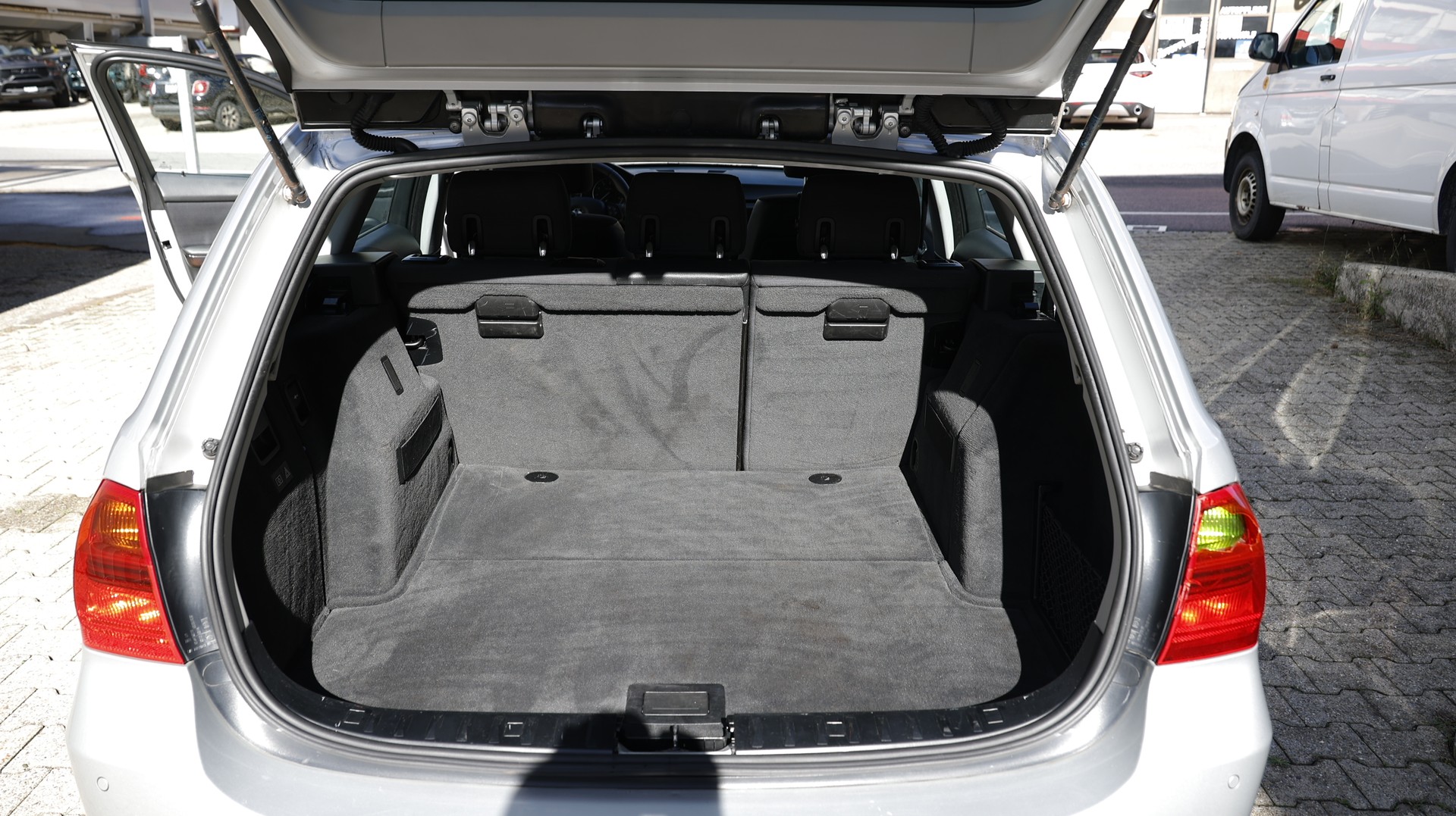 BMW 325i Touring Steptronic-image-19