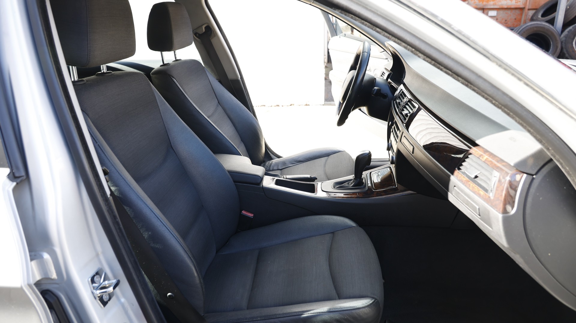 BMW 325i Touring Steptronic-image-12