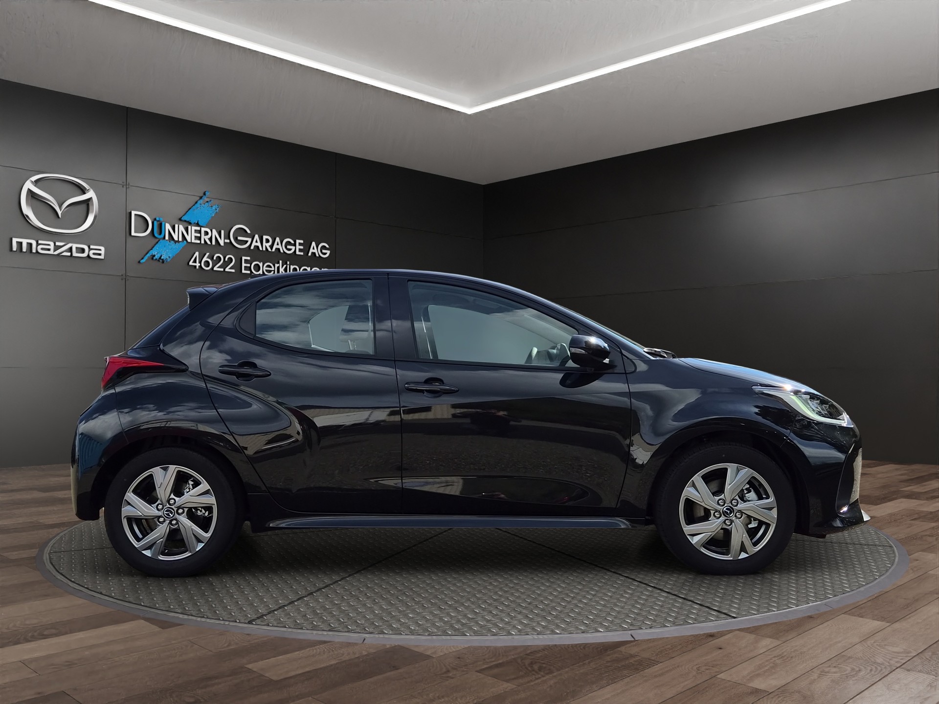 MAZDA 2 Hybrid Exclusive-Line-image-3