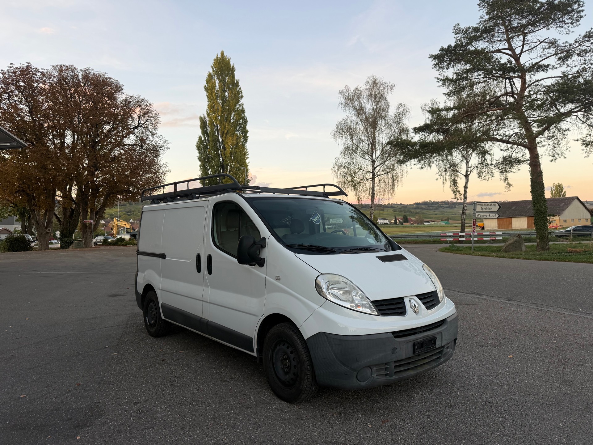 RENAULT Trafic 2.0 dCi 90 2.7t L1H1-image-2