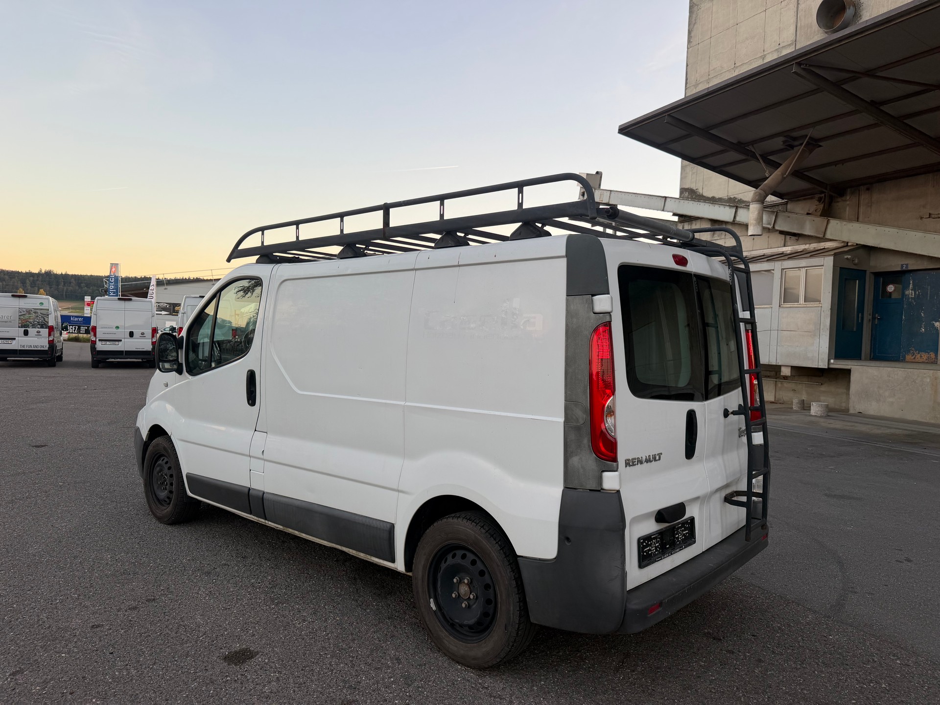 RENAULT Trafic 2.0 dCi 90 2.7t L1H1-image-7