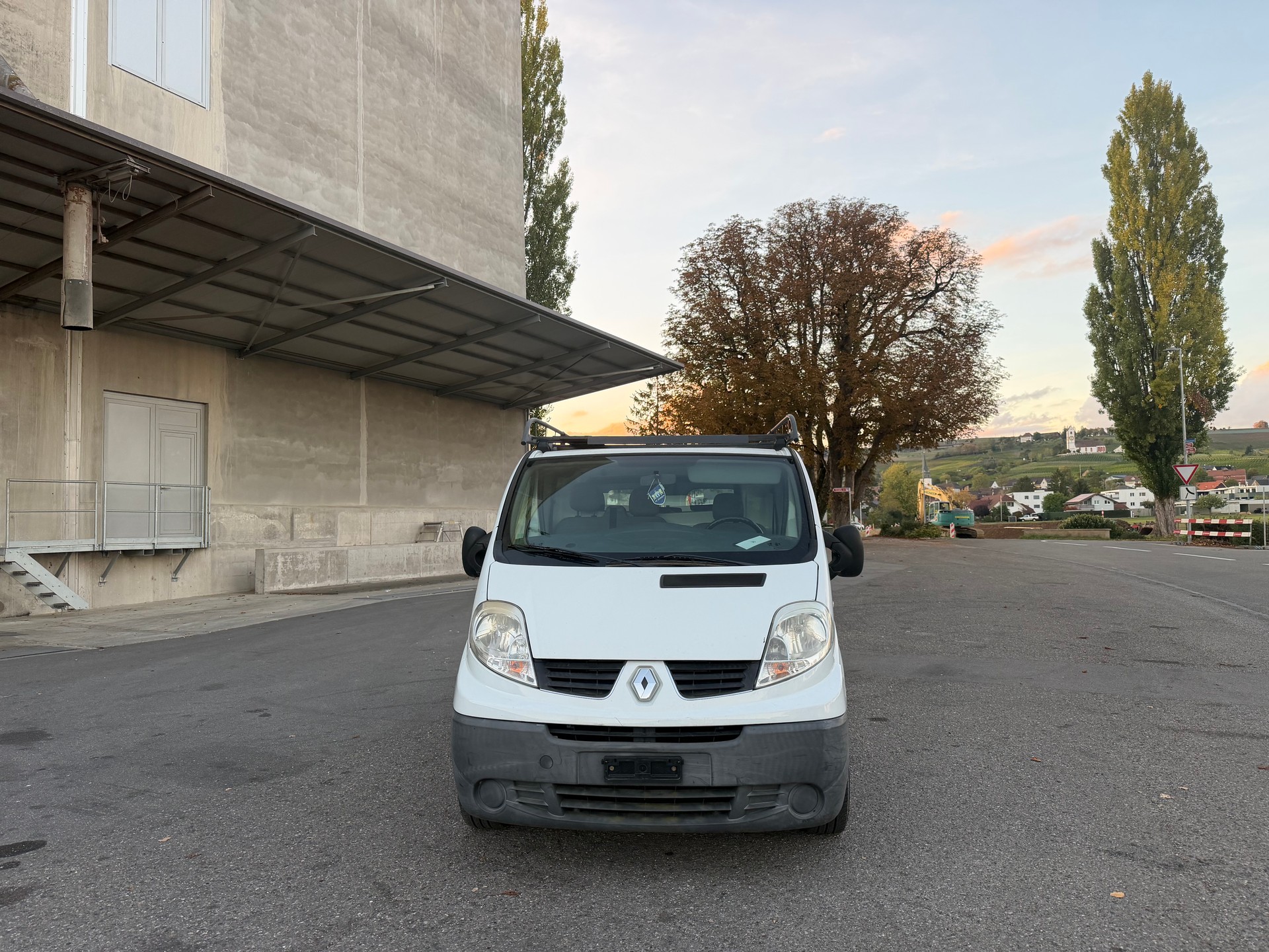 RENAULT Trafic 2.0 dCi 90 2.7t L1H1-image-1