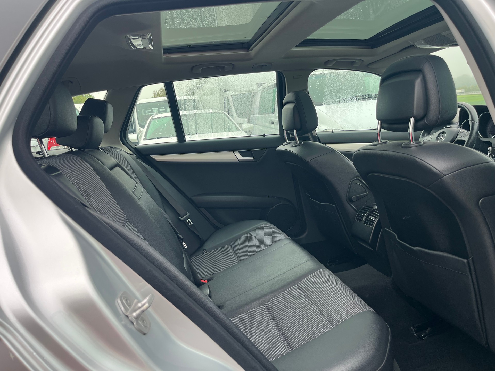 MERCEDES-BENZ C 250 CDI Avantgarde 4Matic 7G-Tronic-image-9
