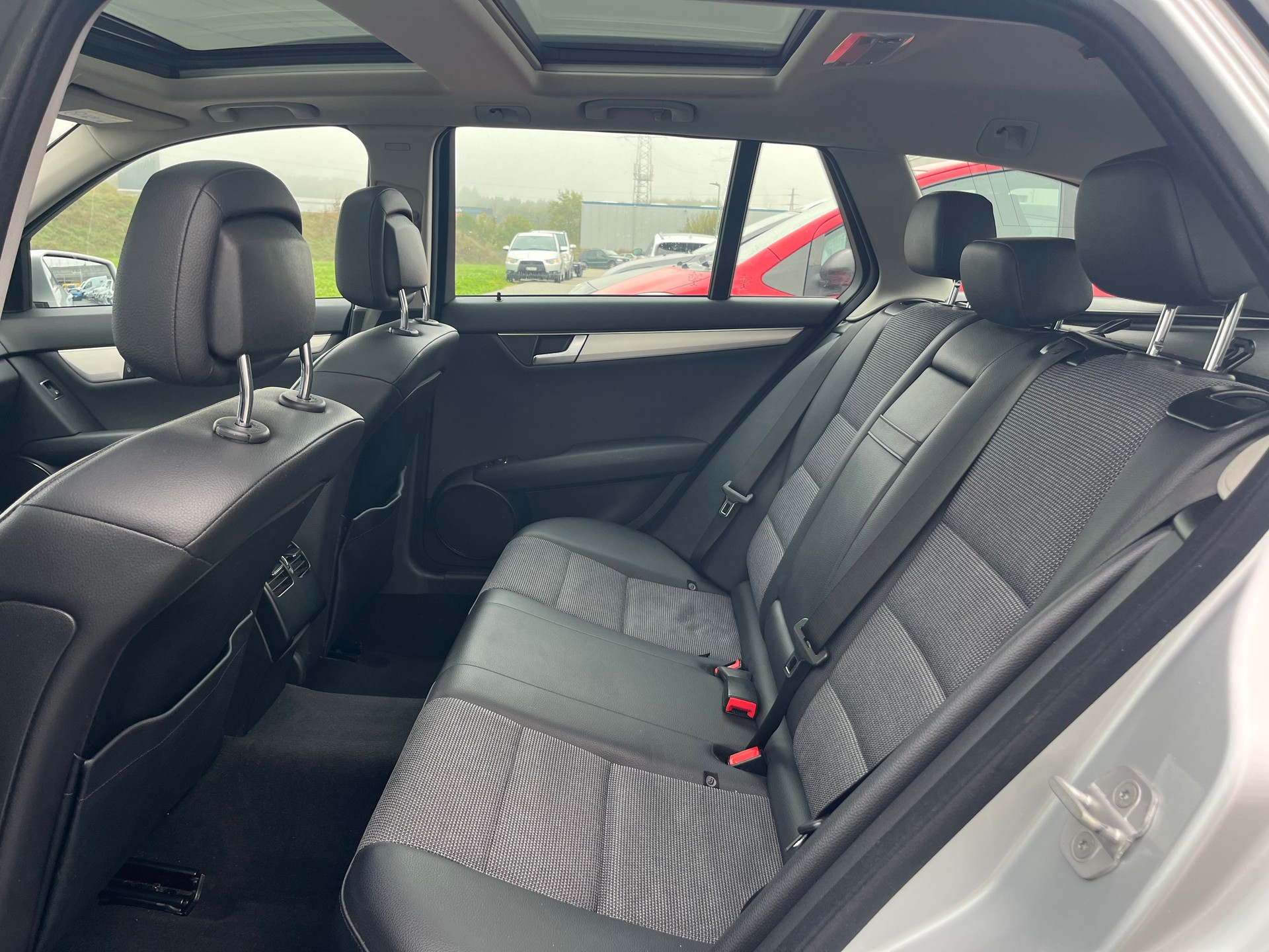MERCEDES-BENZ C 250 CDI Avantgarde 4Matic 7G-Tronic-image-13