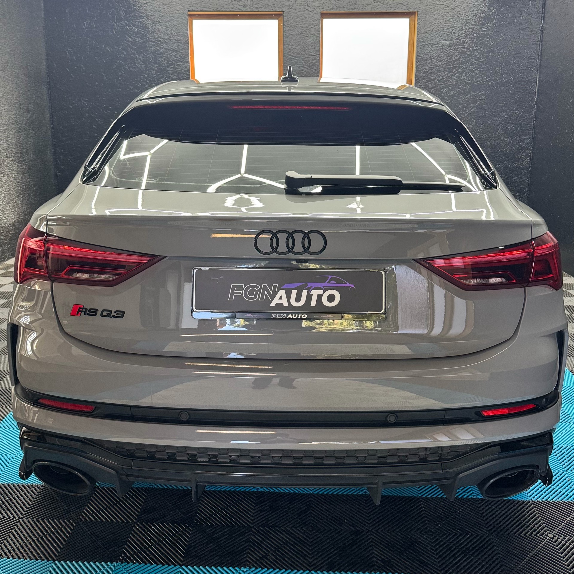AUDI RS Q3 Sportback quattro S tronic-image-4