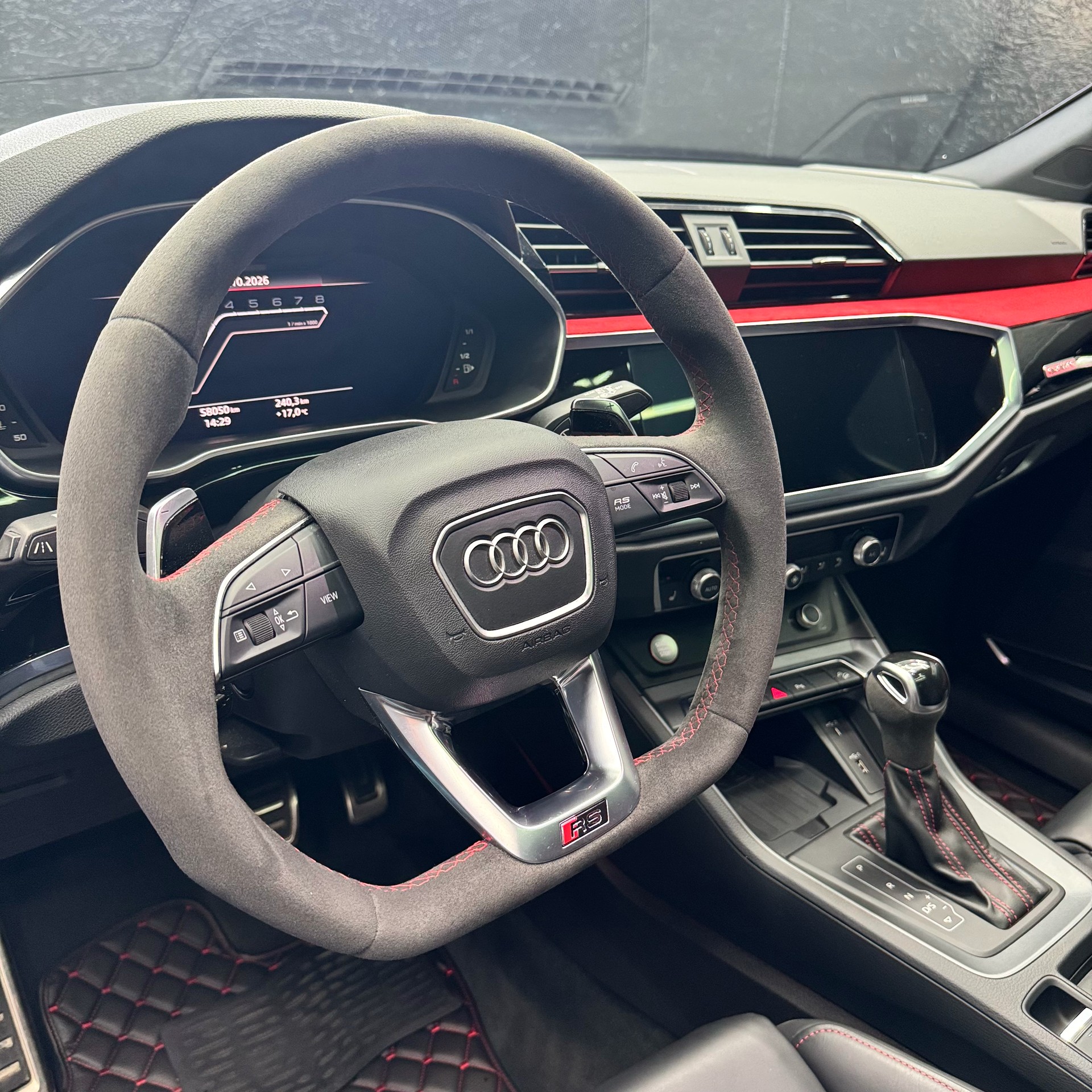 AUDI RS Q3 Sportback quattro S tronic-image-9