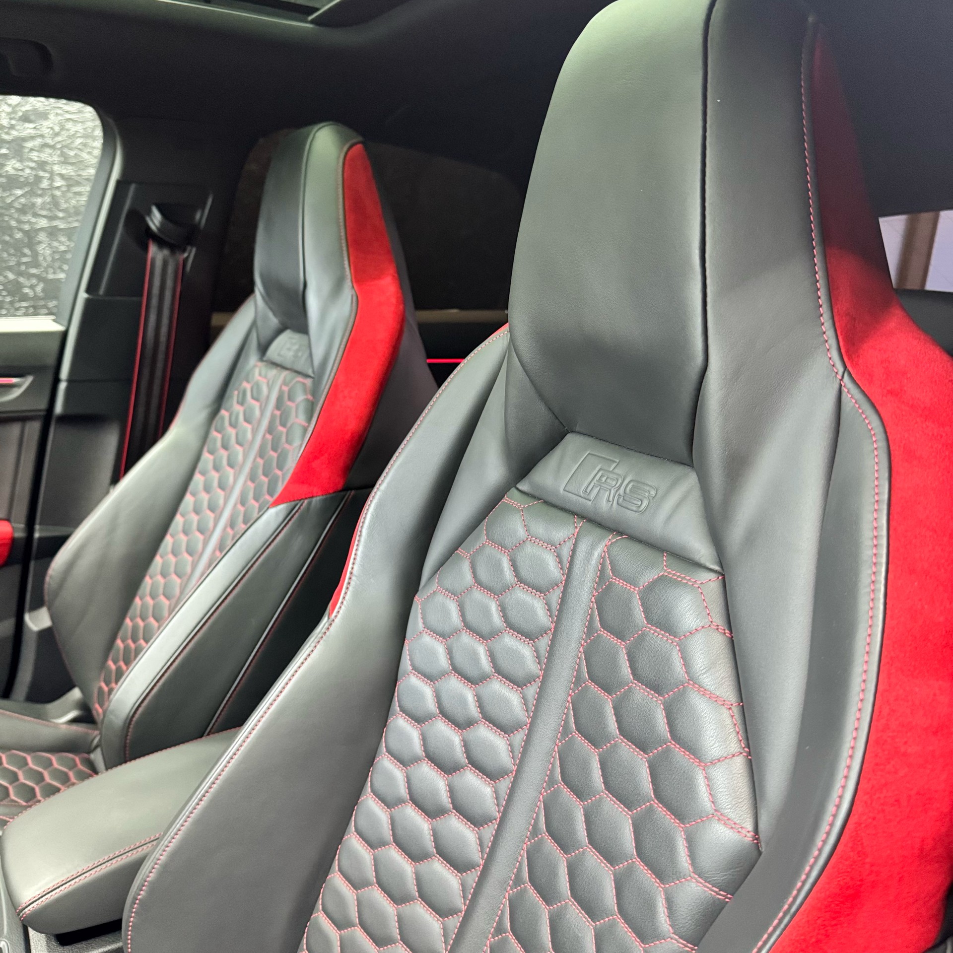 AUDI RS Q3 Sportback quattro S tronic-image-8
