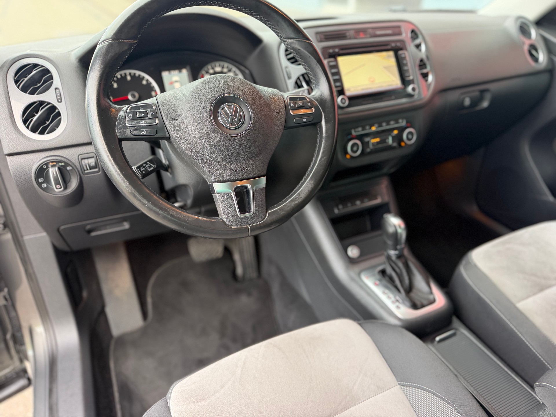 VW Tiguan 2.0 TDI BlueMotion Sport&Style 4Motion DSG-image-15