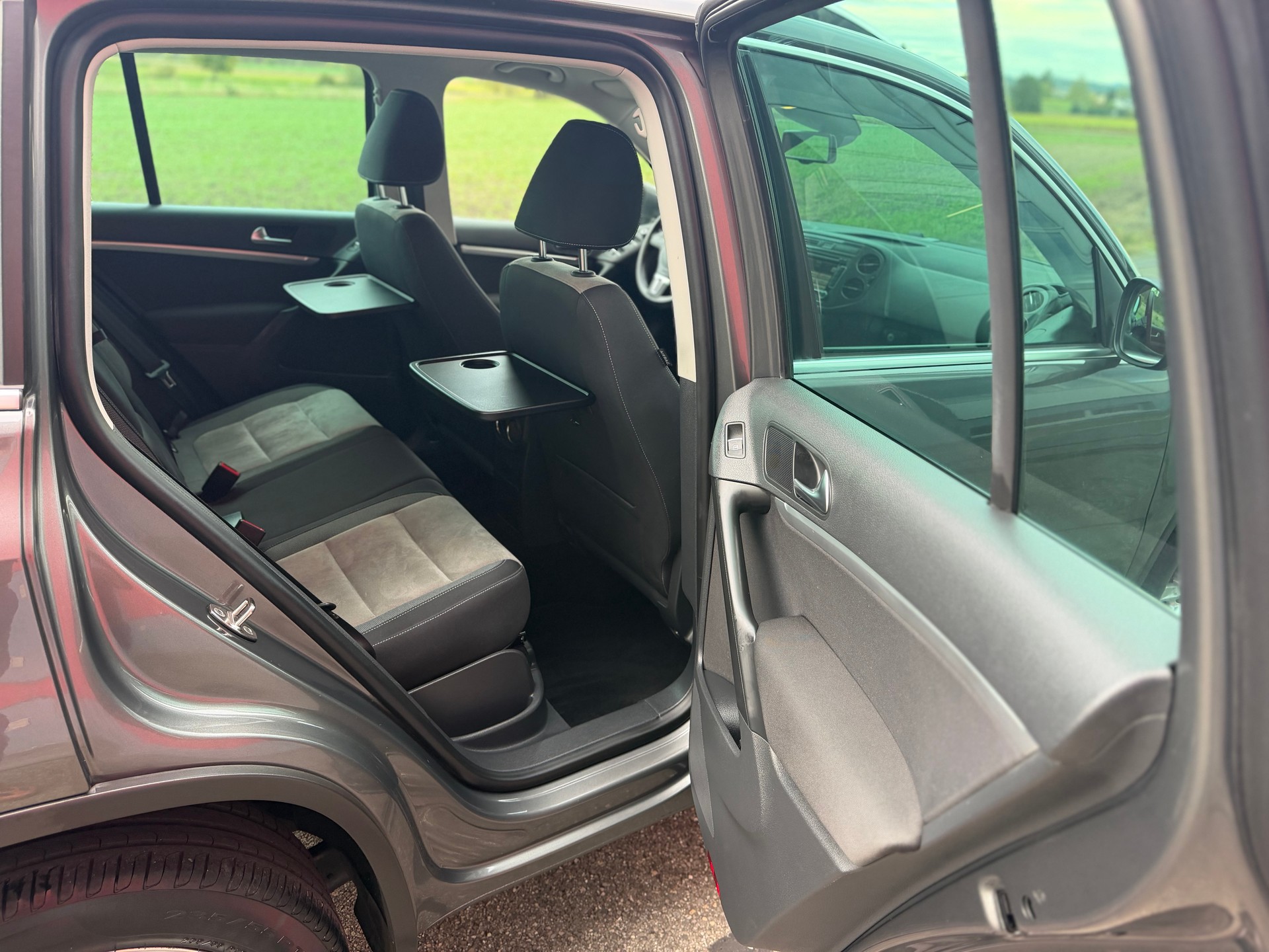VW Tiguan 2.0 TDI BlueMotion Sport&Style 4Motion DSG-image-9