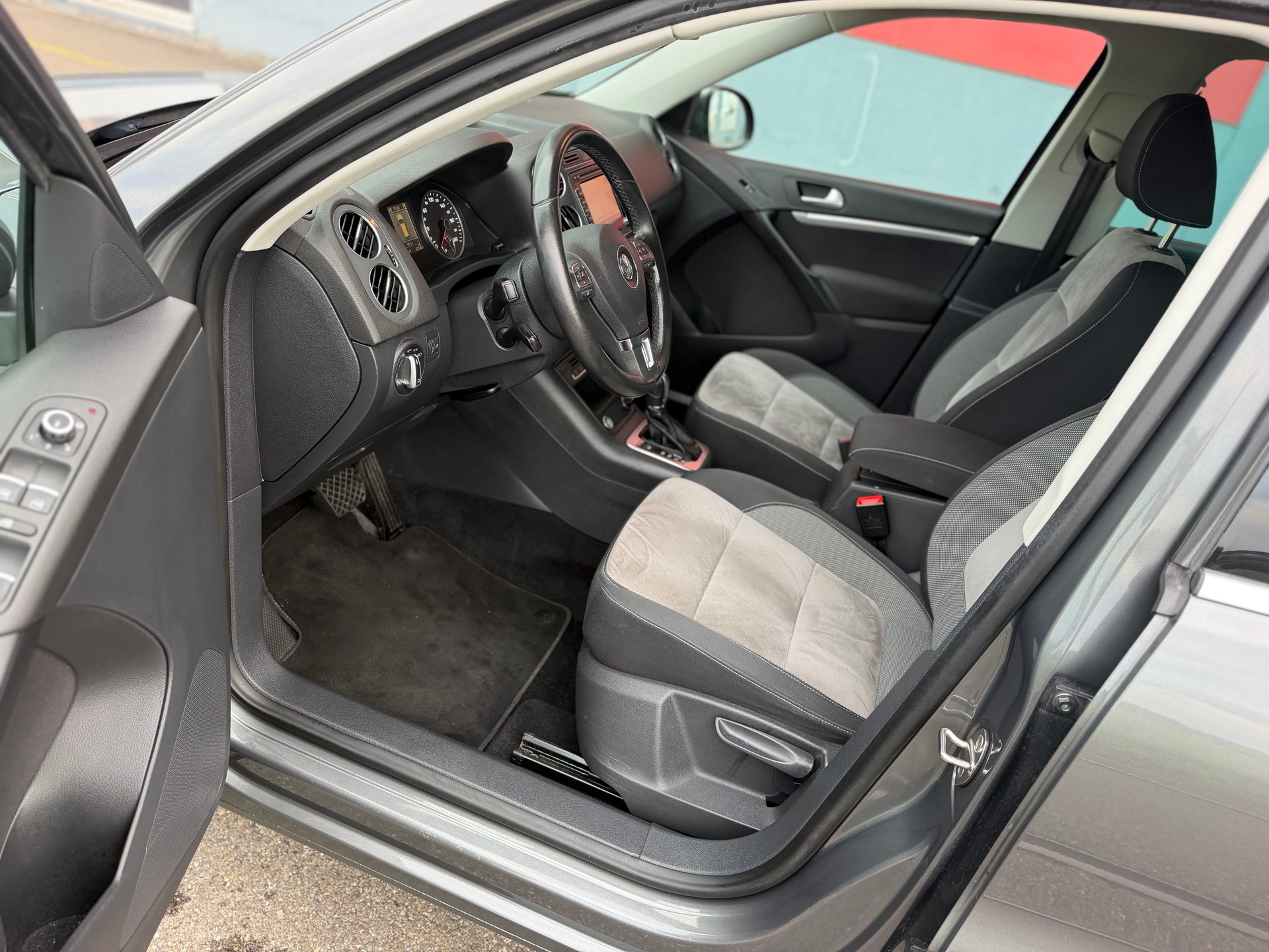 VW Tiguan 2.0 TDI BlueMotion Sport&Style 4Motion DSG-image-14