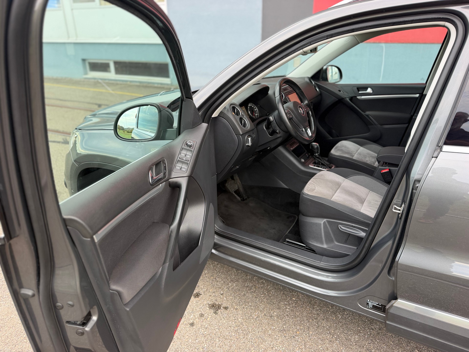 VW Tiguan 2.0 TDI BlueMotion Sport&Style 4Motion DSG-image-13