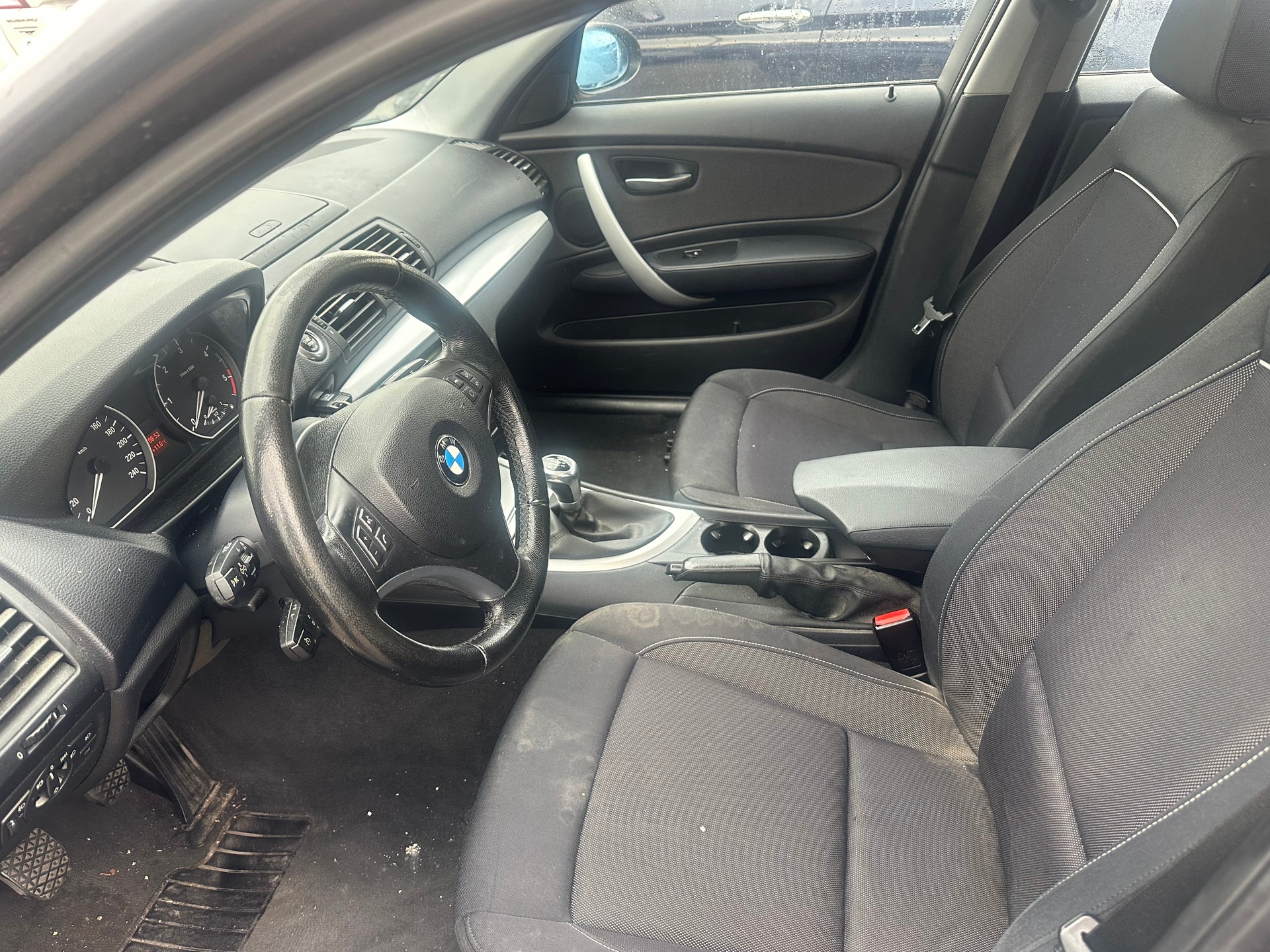 BMW 118d-image-9
