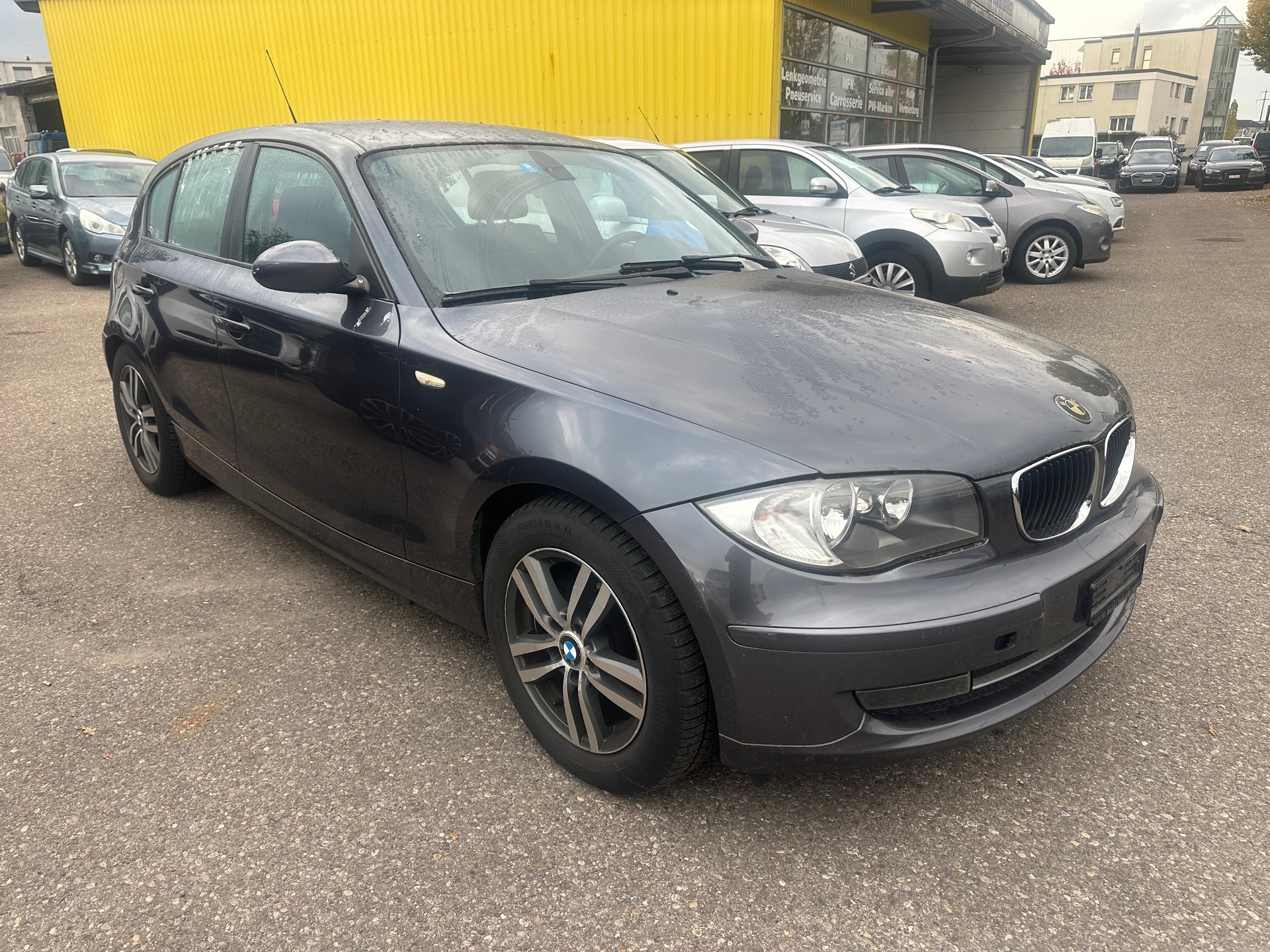 BMW 118d-image-1