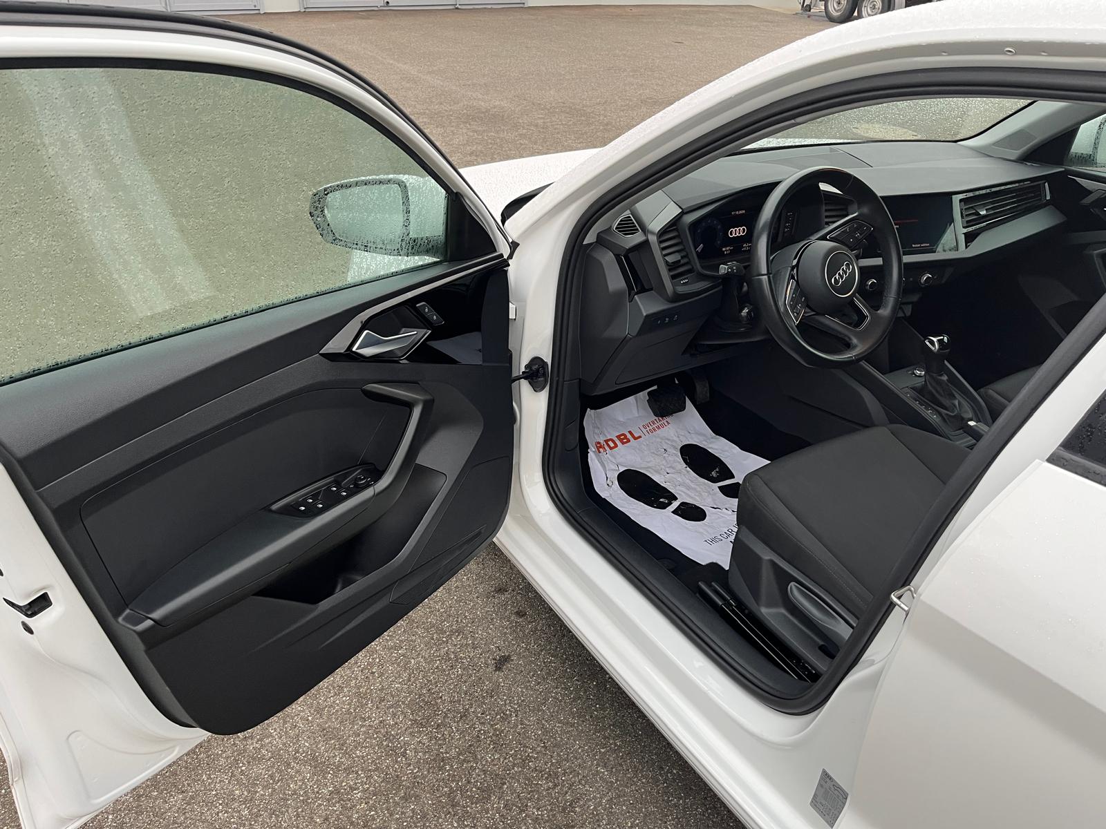 AUDI 1.0 30 TFSI Attraction S-Tronic-image-4
