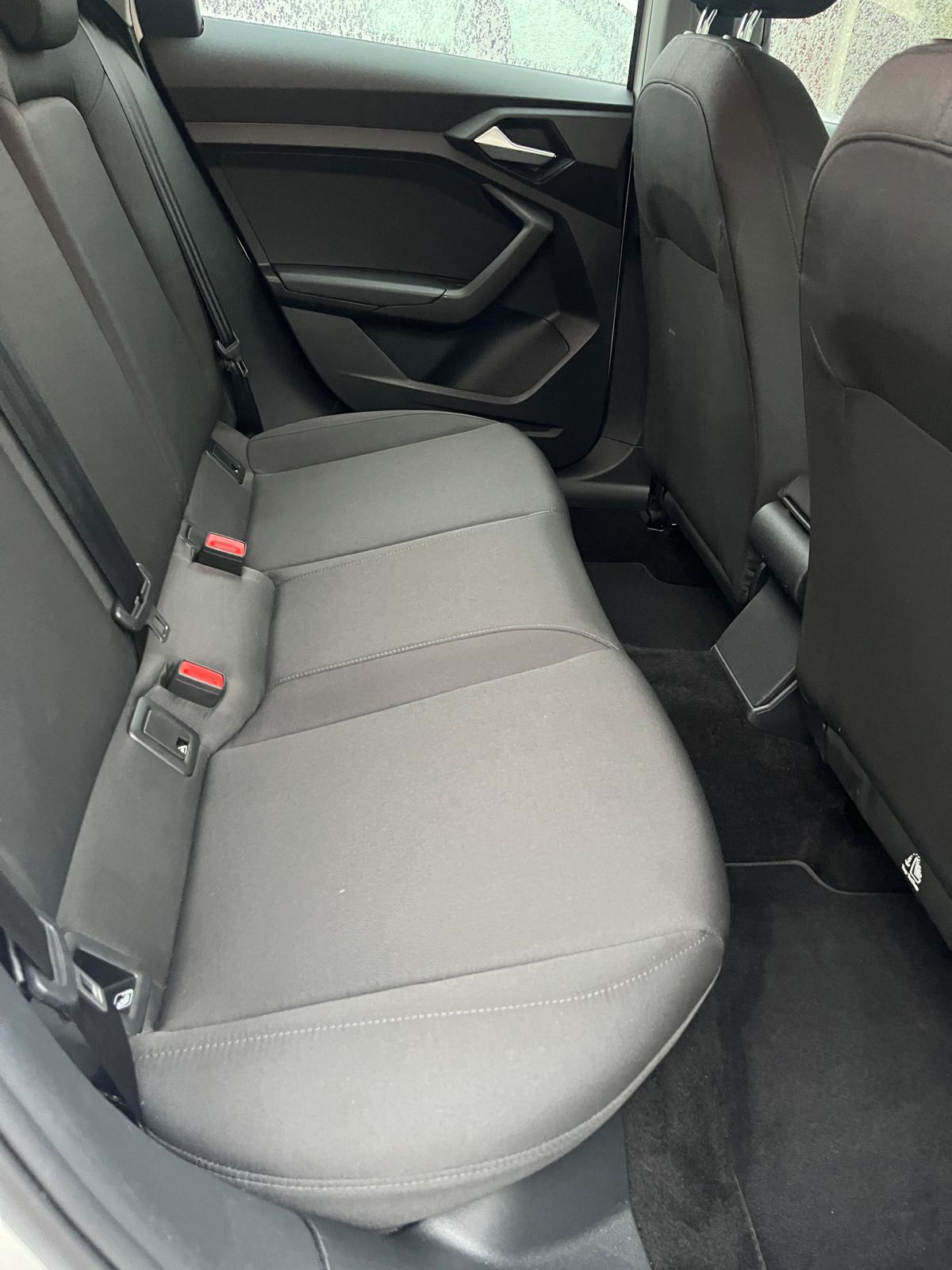 AUDI 1.0 30 TFSI Attraction S-Tronic-image-2