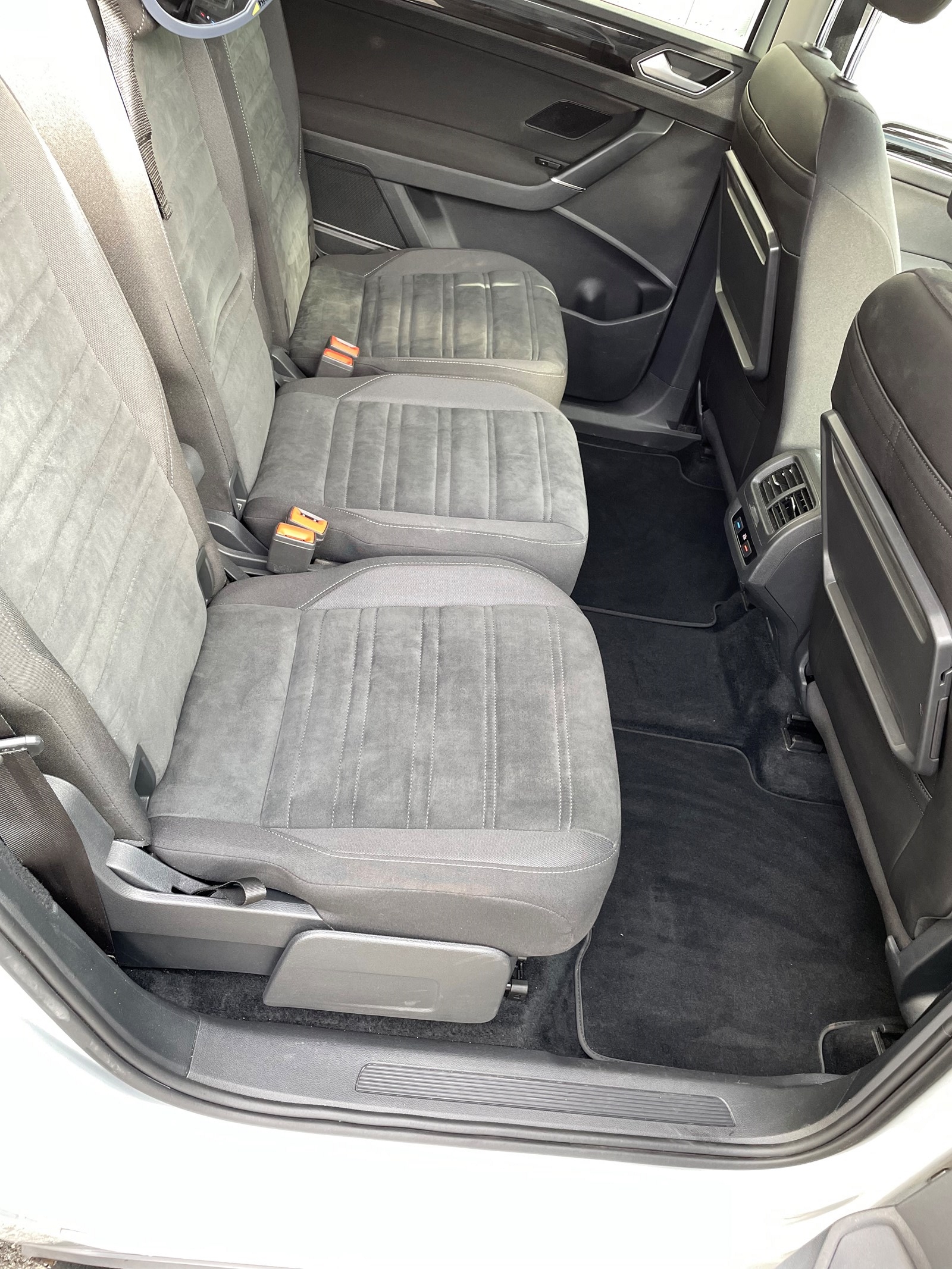 VW Touran 1.4 TSI BlueMotion Technology Sport DSG-image-3