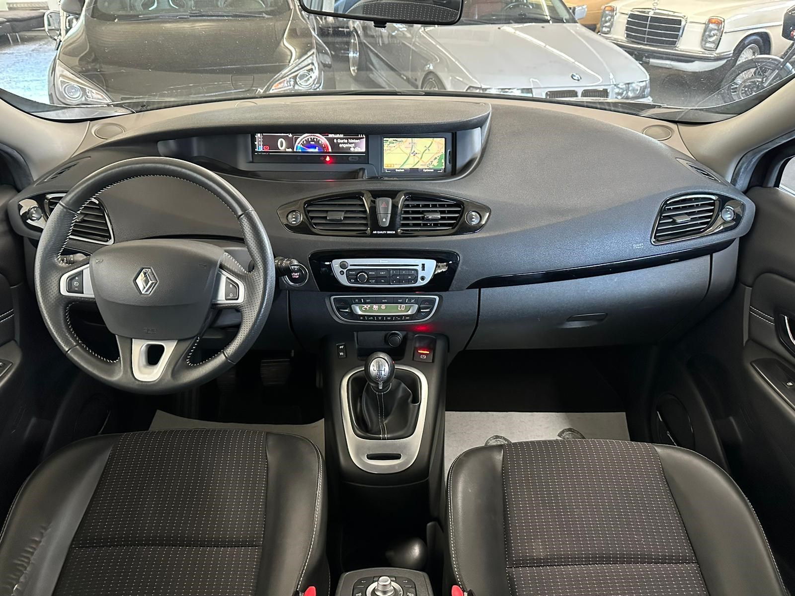 RENAULT Scénic 1.4 16V Turbo Bose-image-12