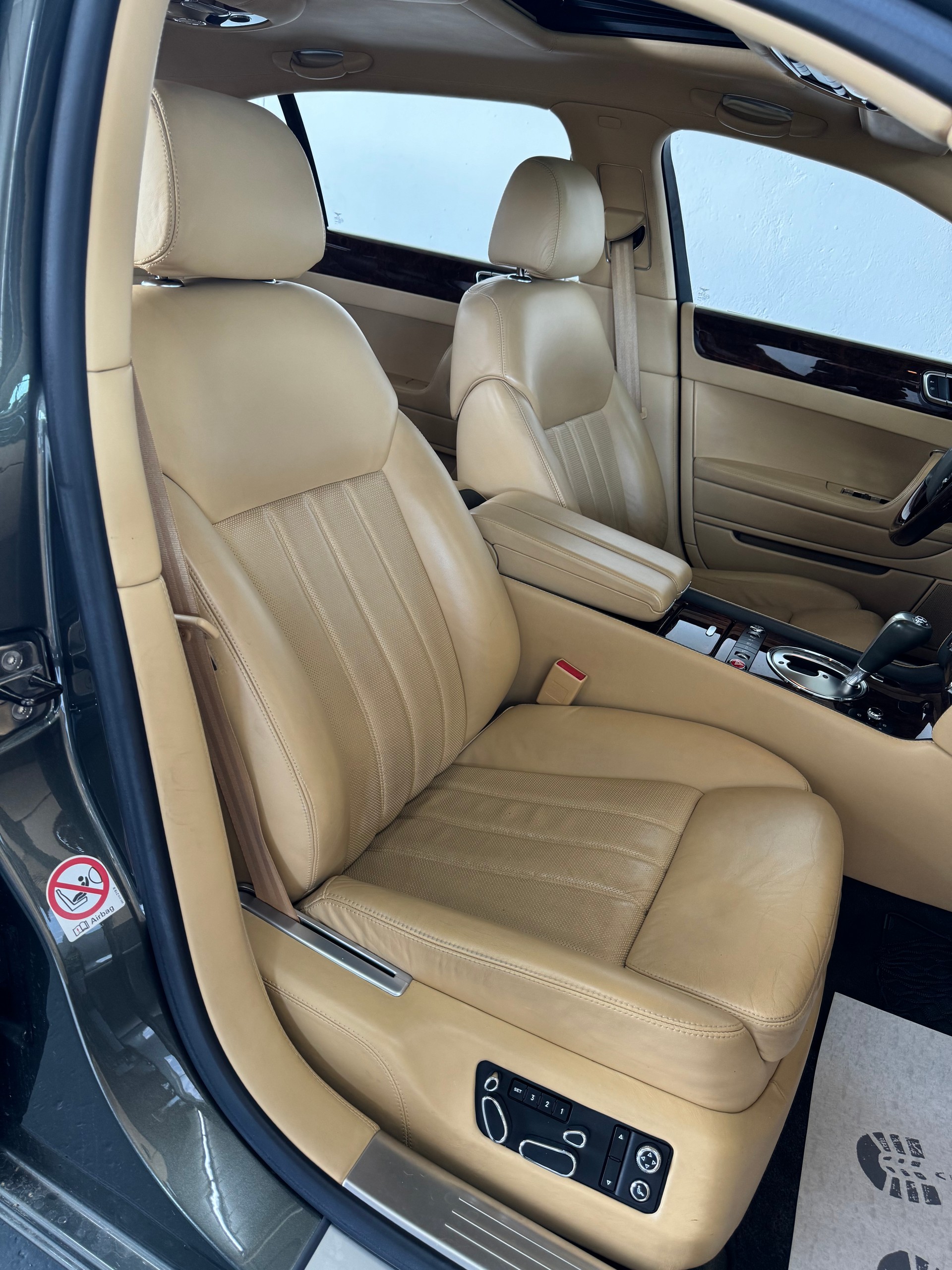 BENTLEY Continental Flying Spur 6.0-image-22