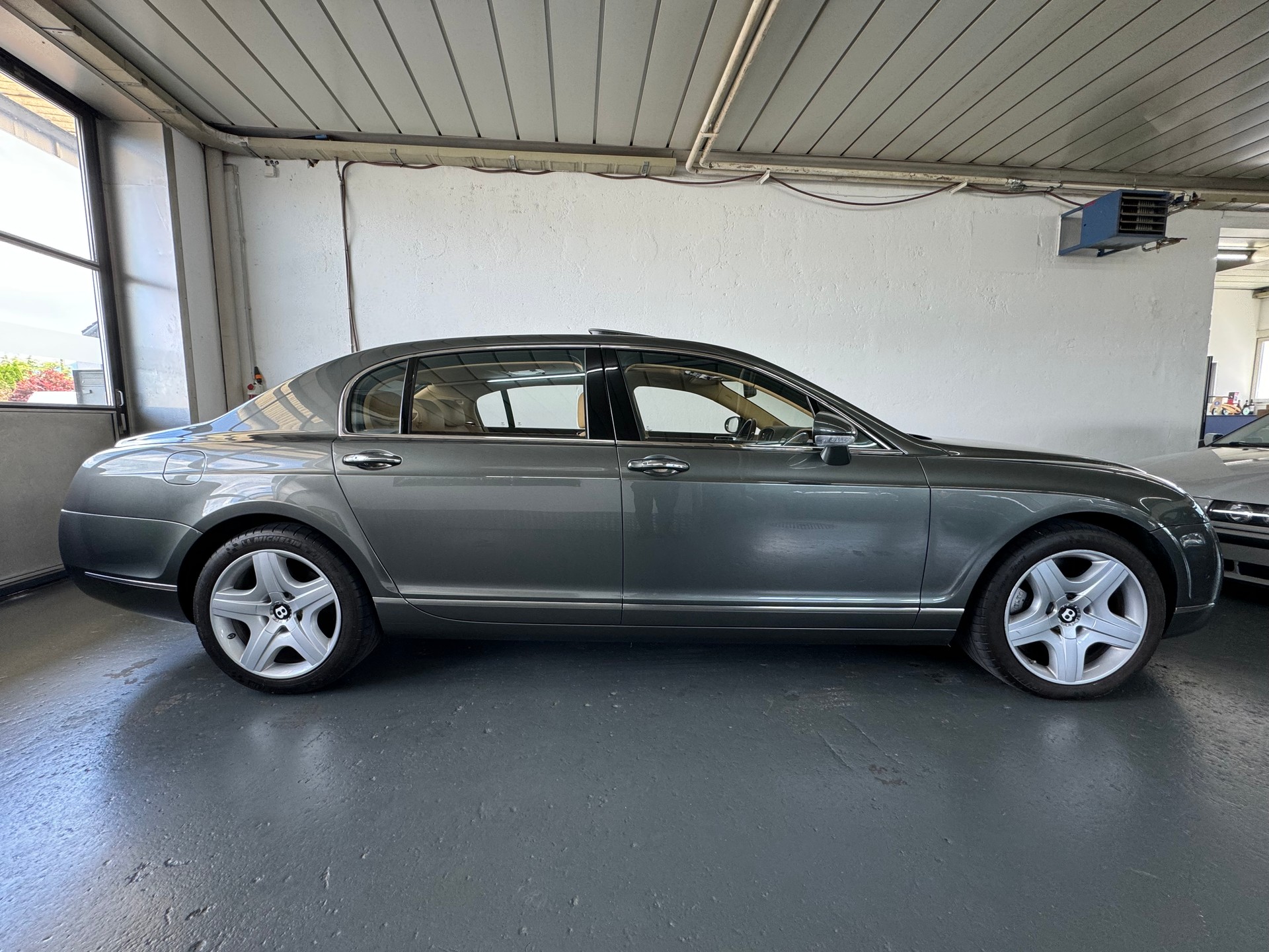 BENTLEY Continental Flying Spur 6.0-image-7