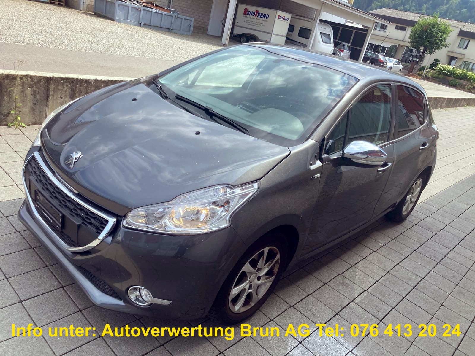 PEUGEOT 208 1.2 VTI-image-4