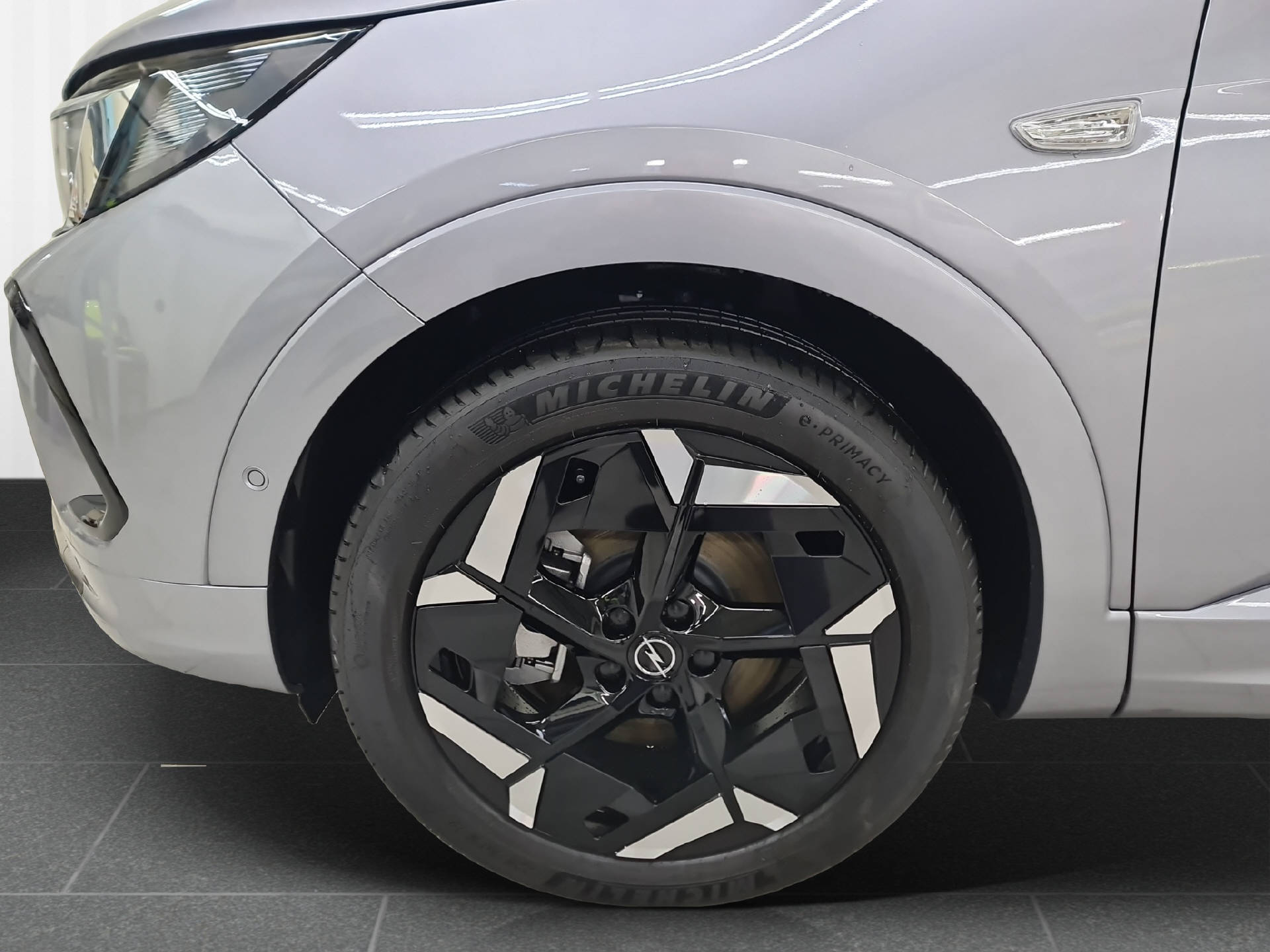 OPEL Grandland 1.6 T PHEV GSE 300PS 4x4-image-11